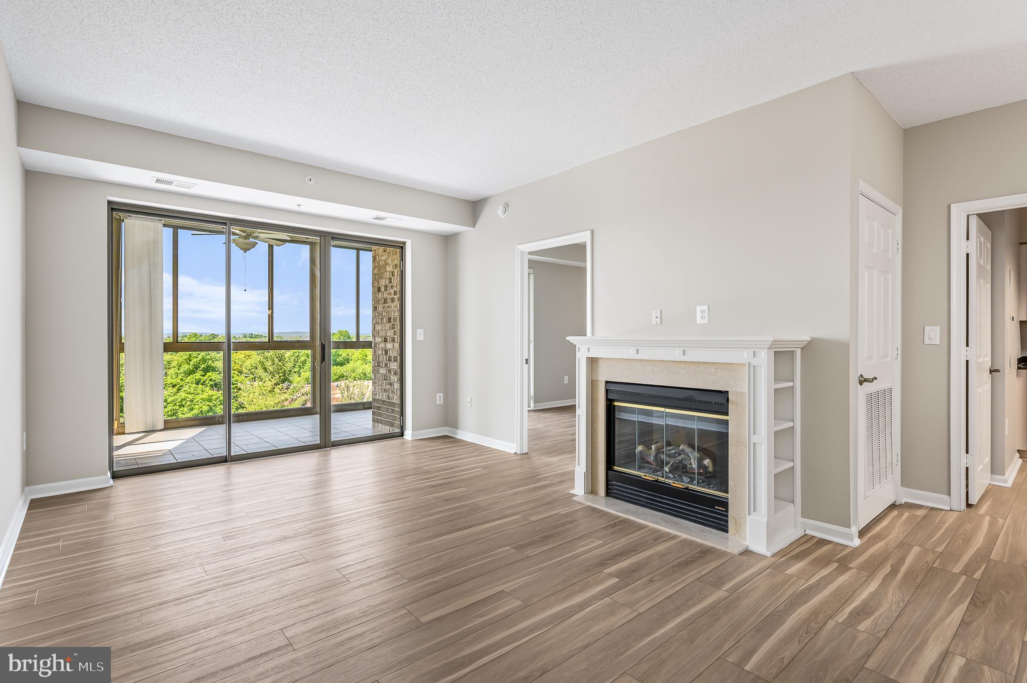 LANSDOWNE WOODS - Residential
