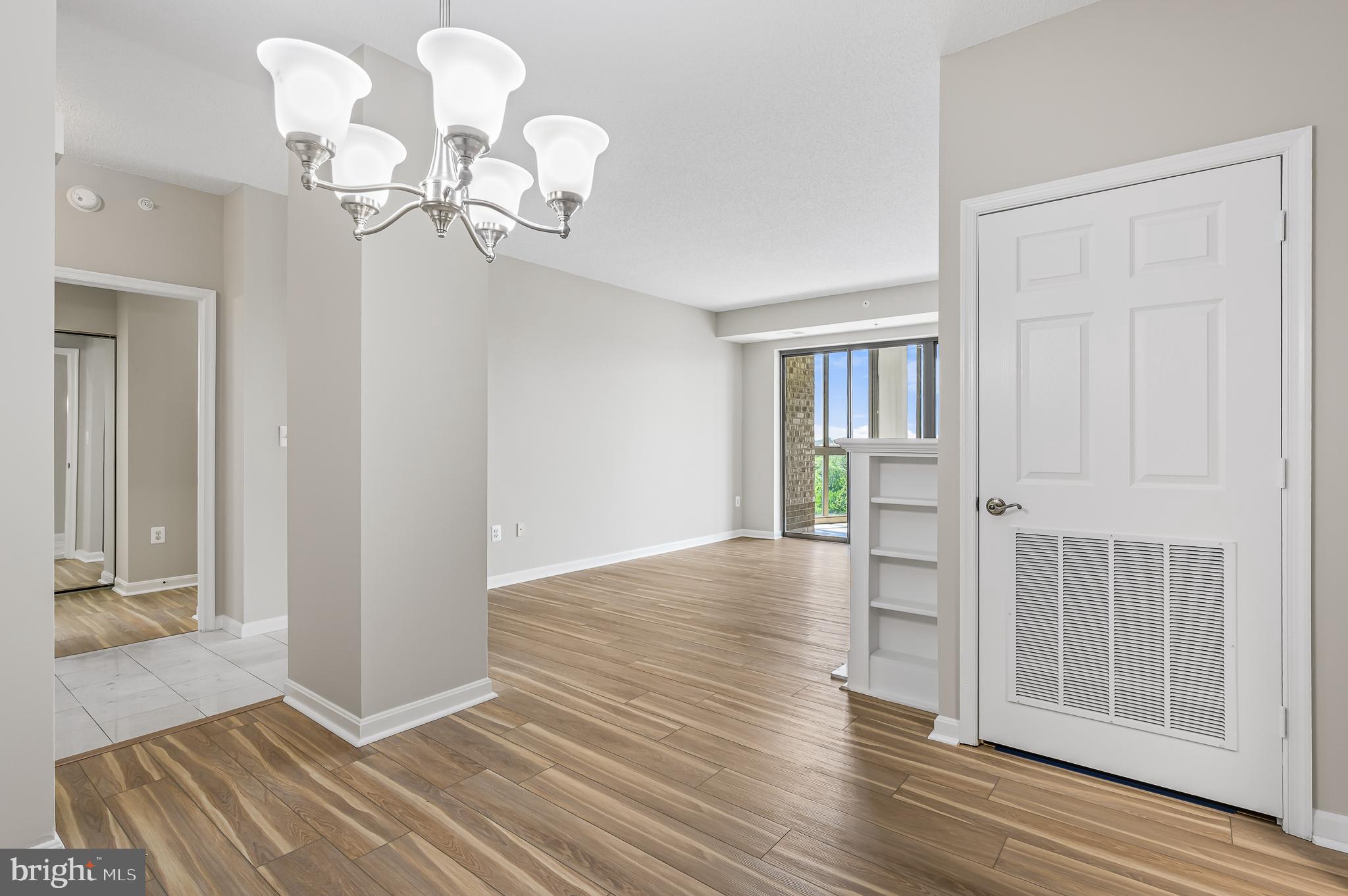 LANSDOWNE WOODS - Residential