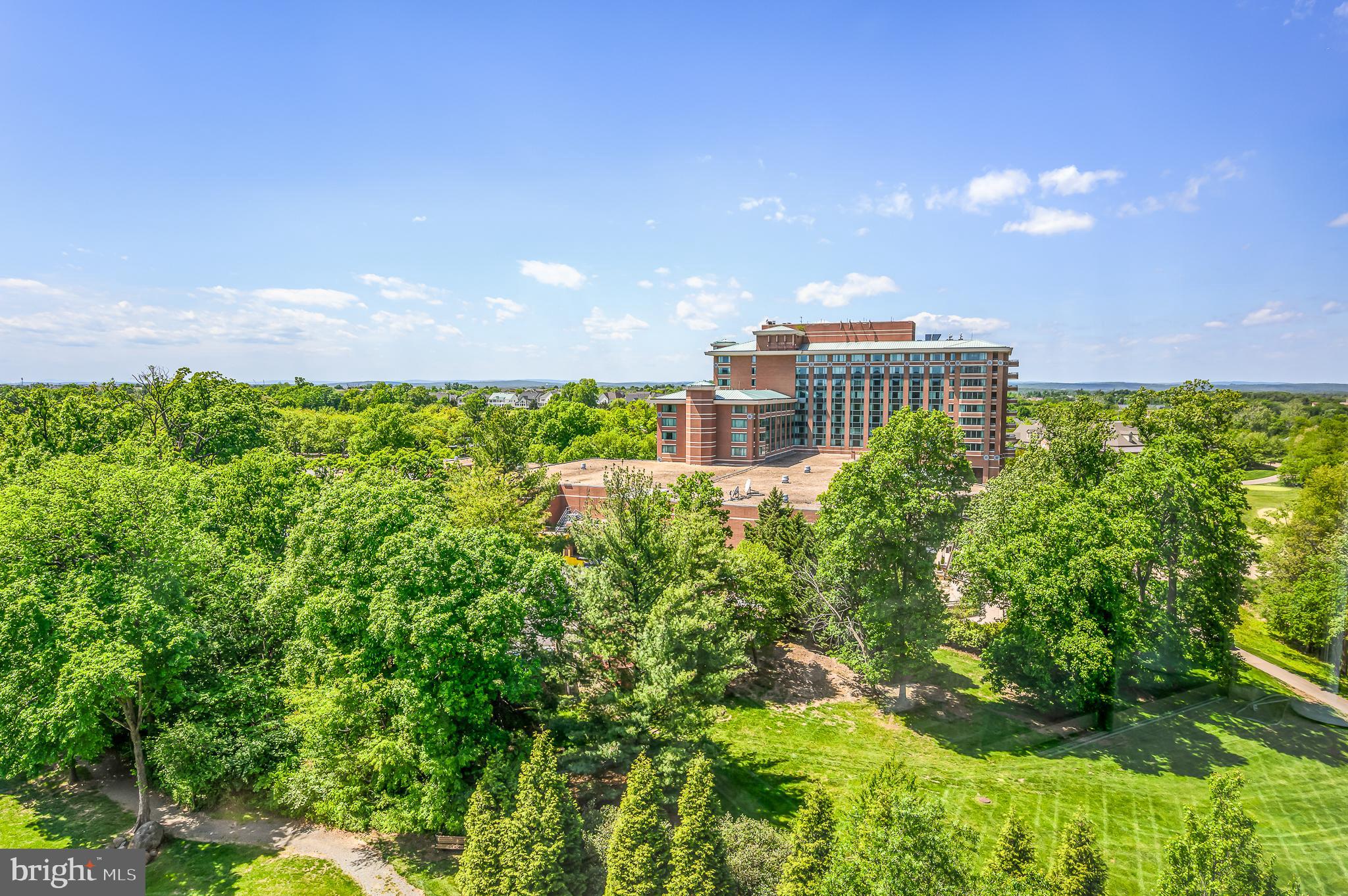 LANSDOWNE WOODS - Residential