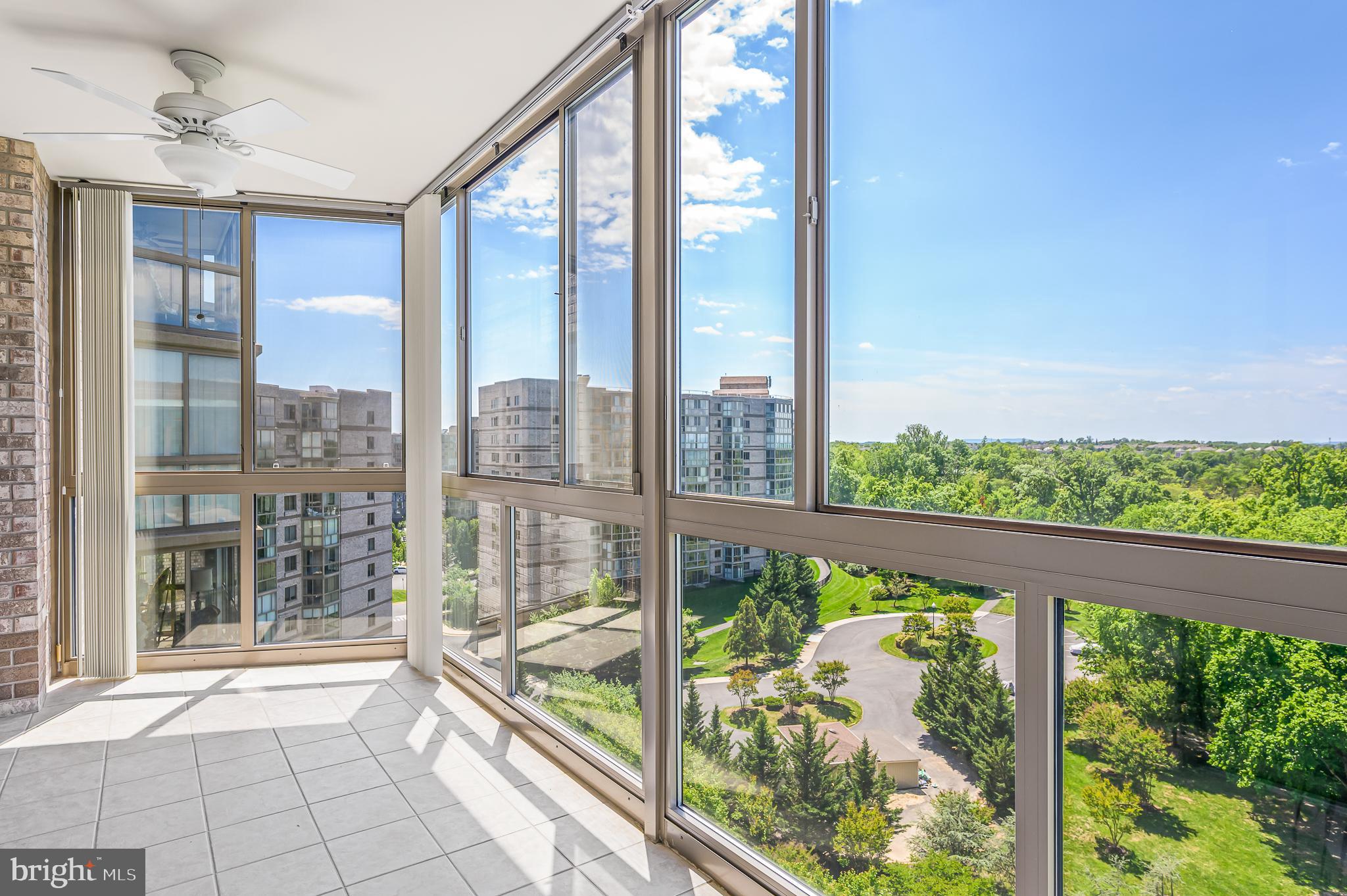 LANSDOWNE WOODS - Residential