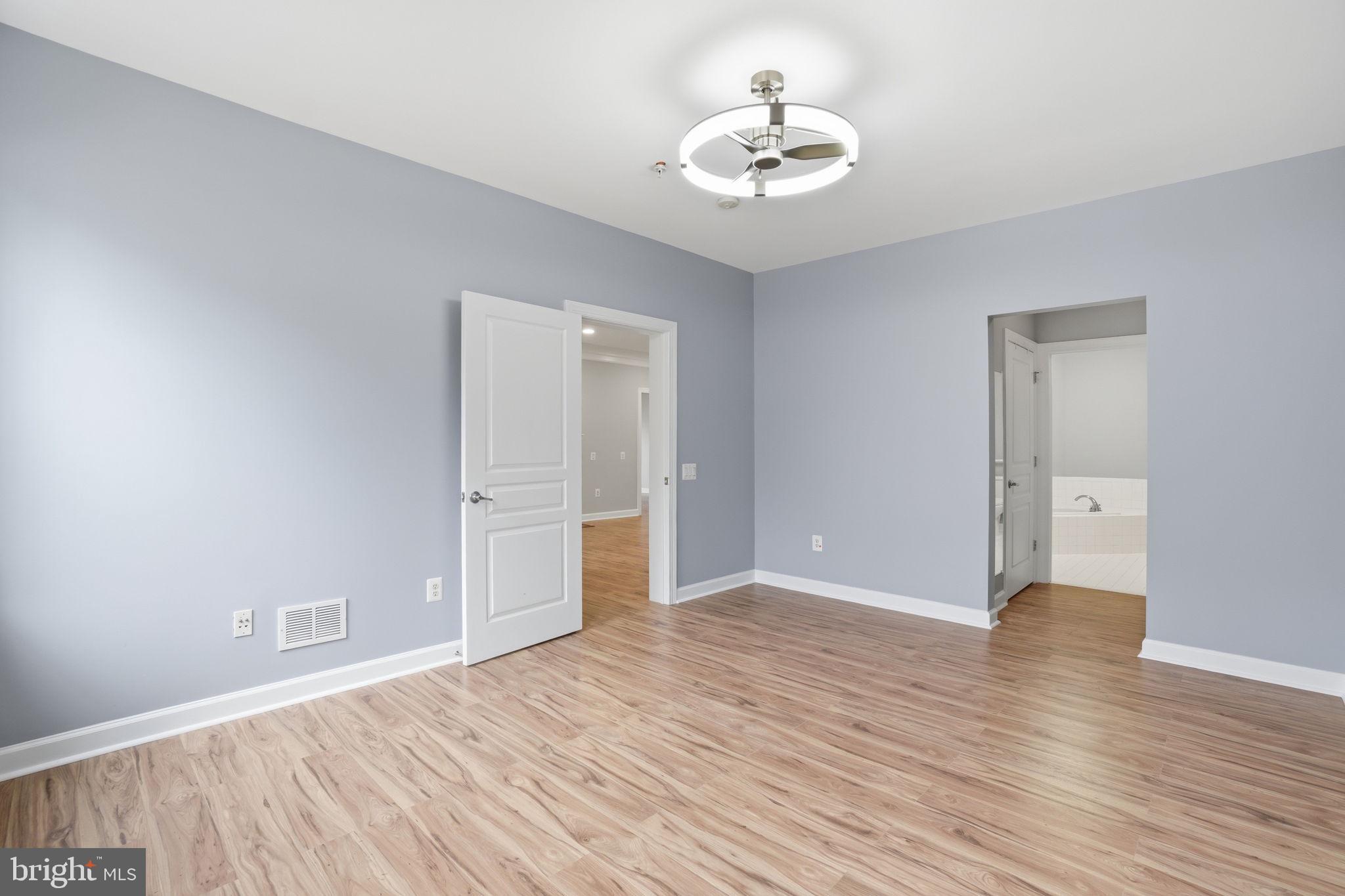 HIDDENBROOK - Residential