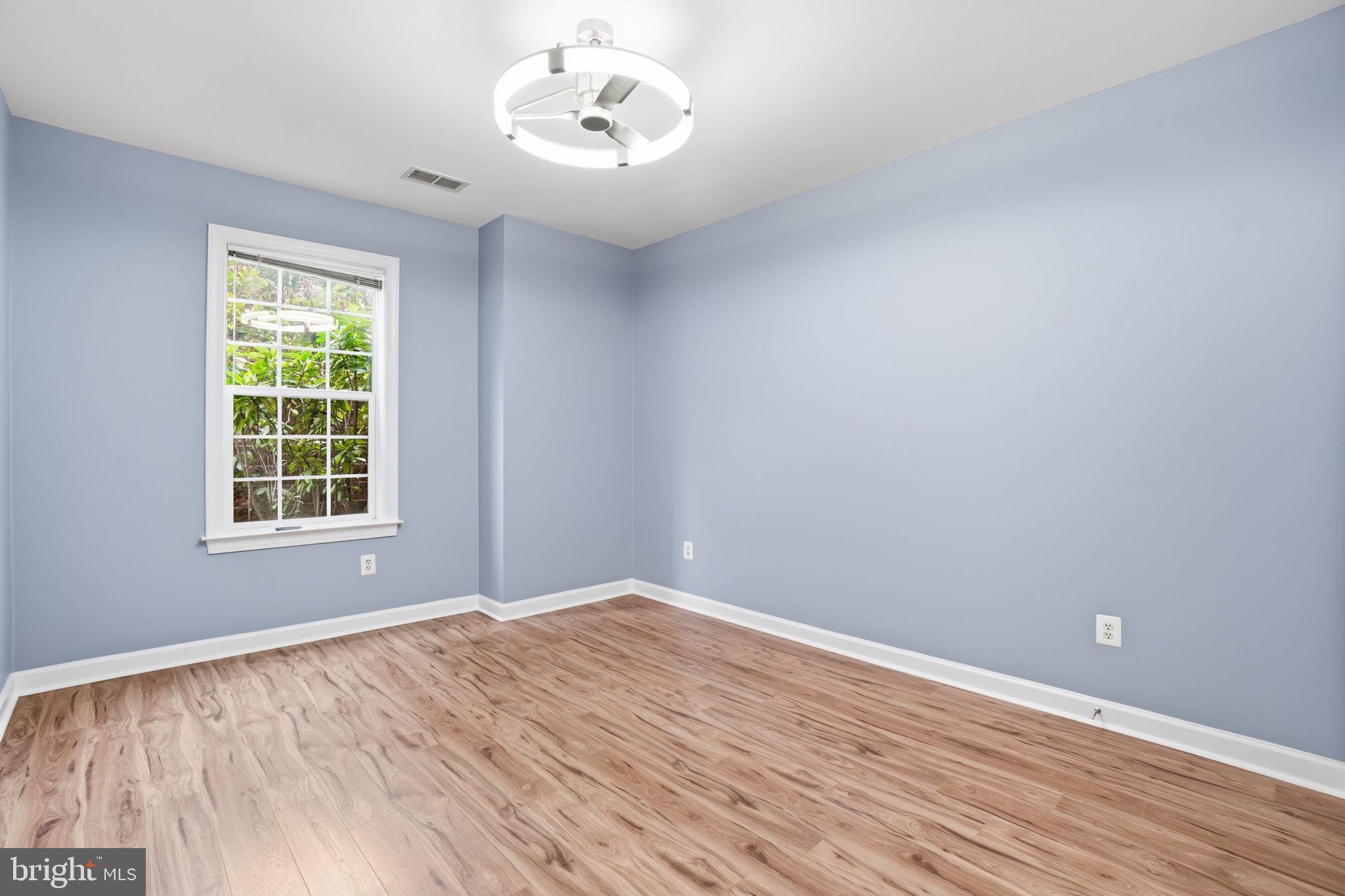 HIDDENBROOK - Residential