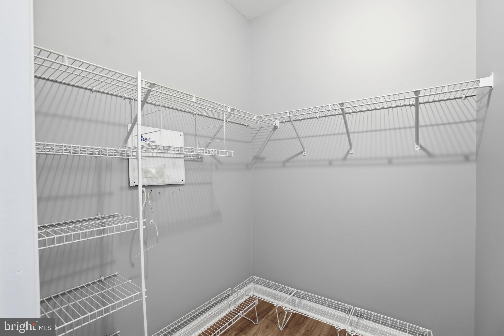 HIDDENBROOK - Residential