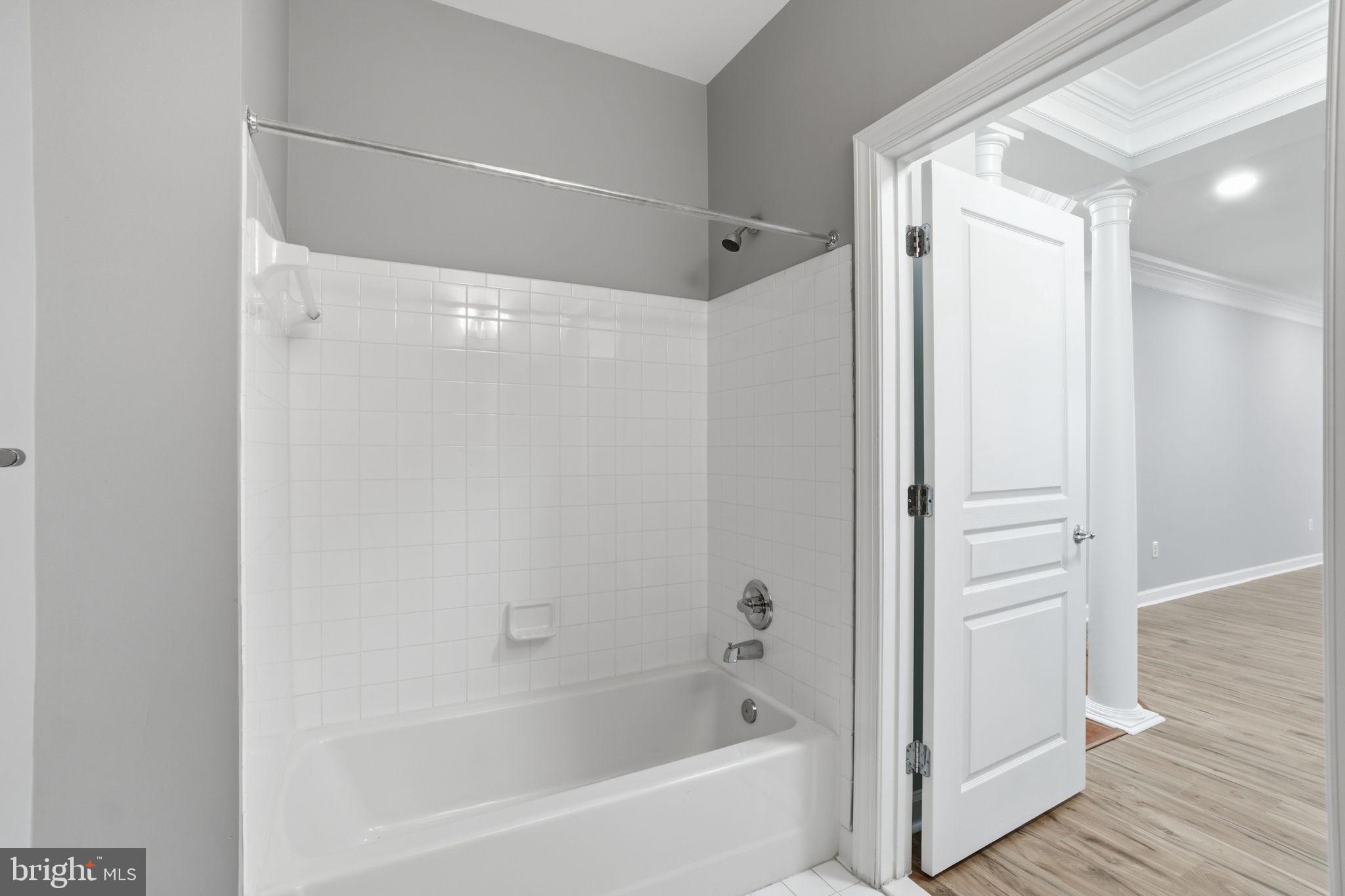 HIDDENBROOK - Residential