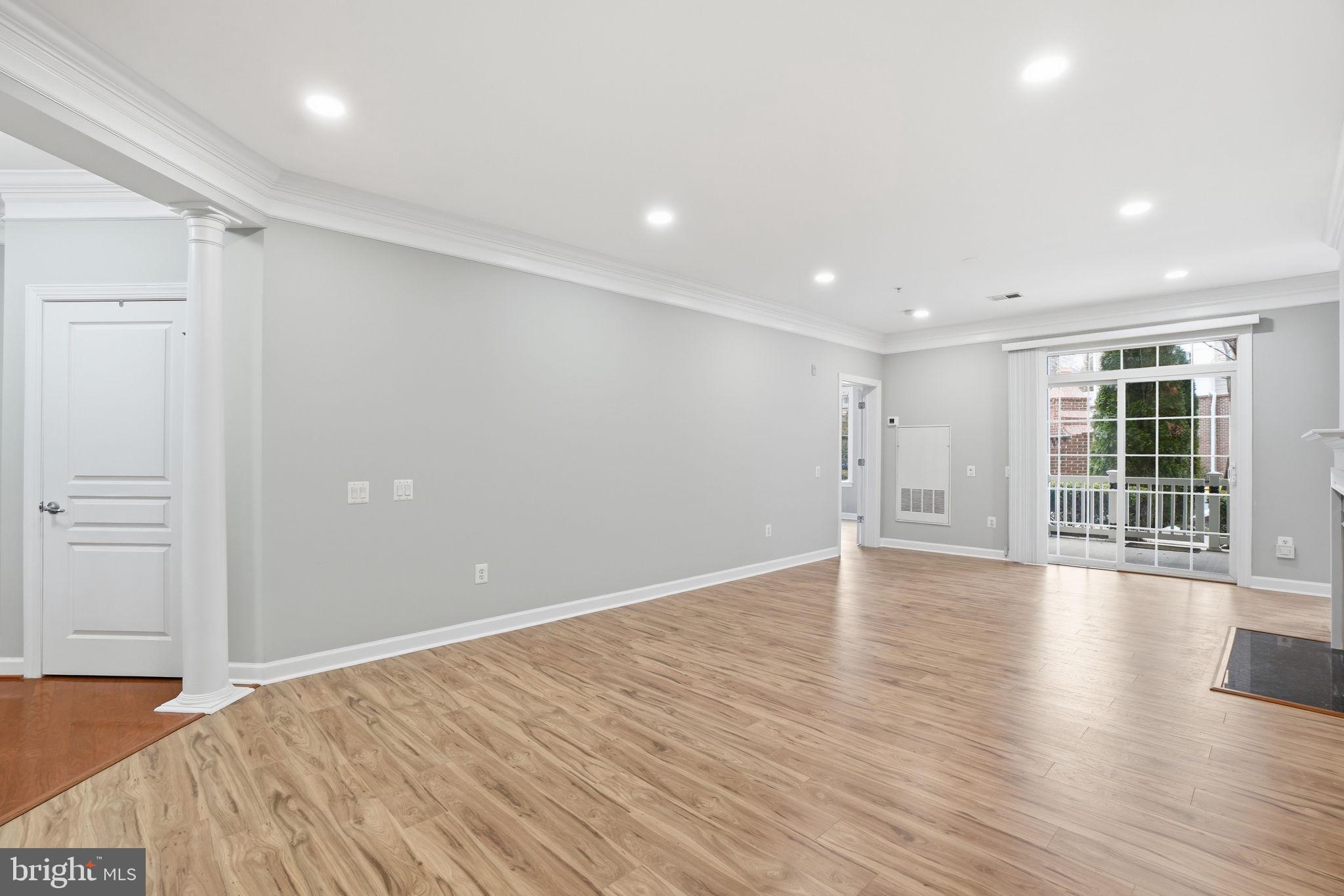 HIDDENBROOK - Residential