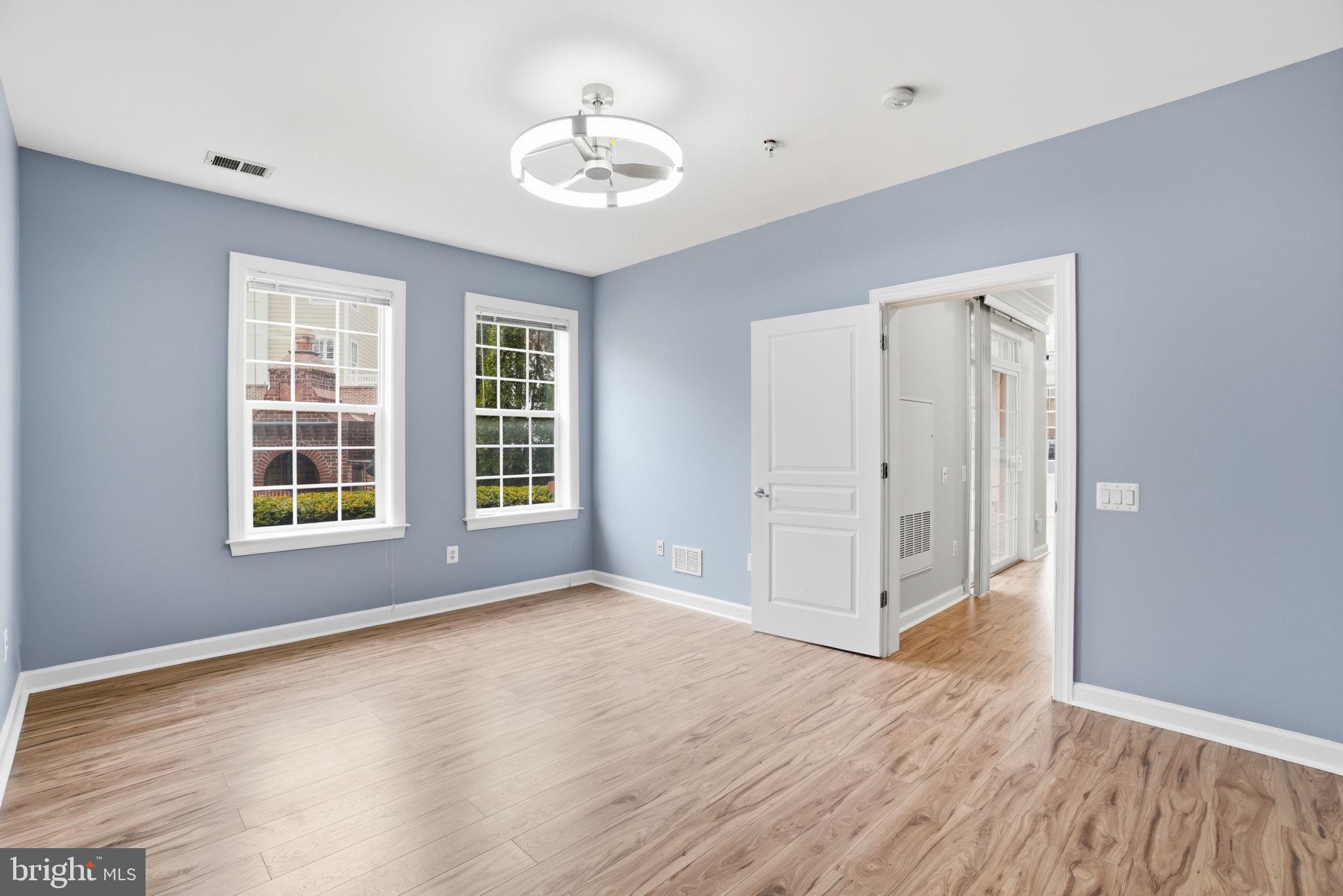 HIDDENBROOK - Residential