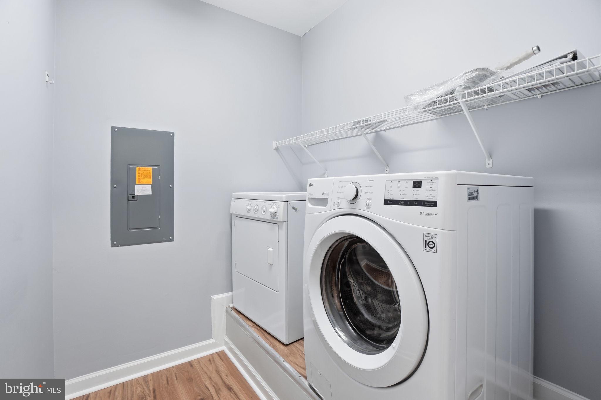 HIDDENBROOK - Residential