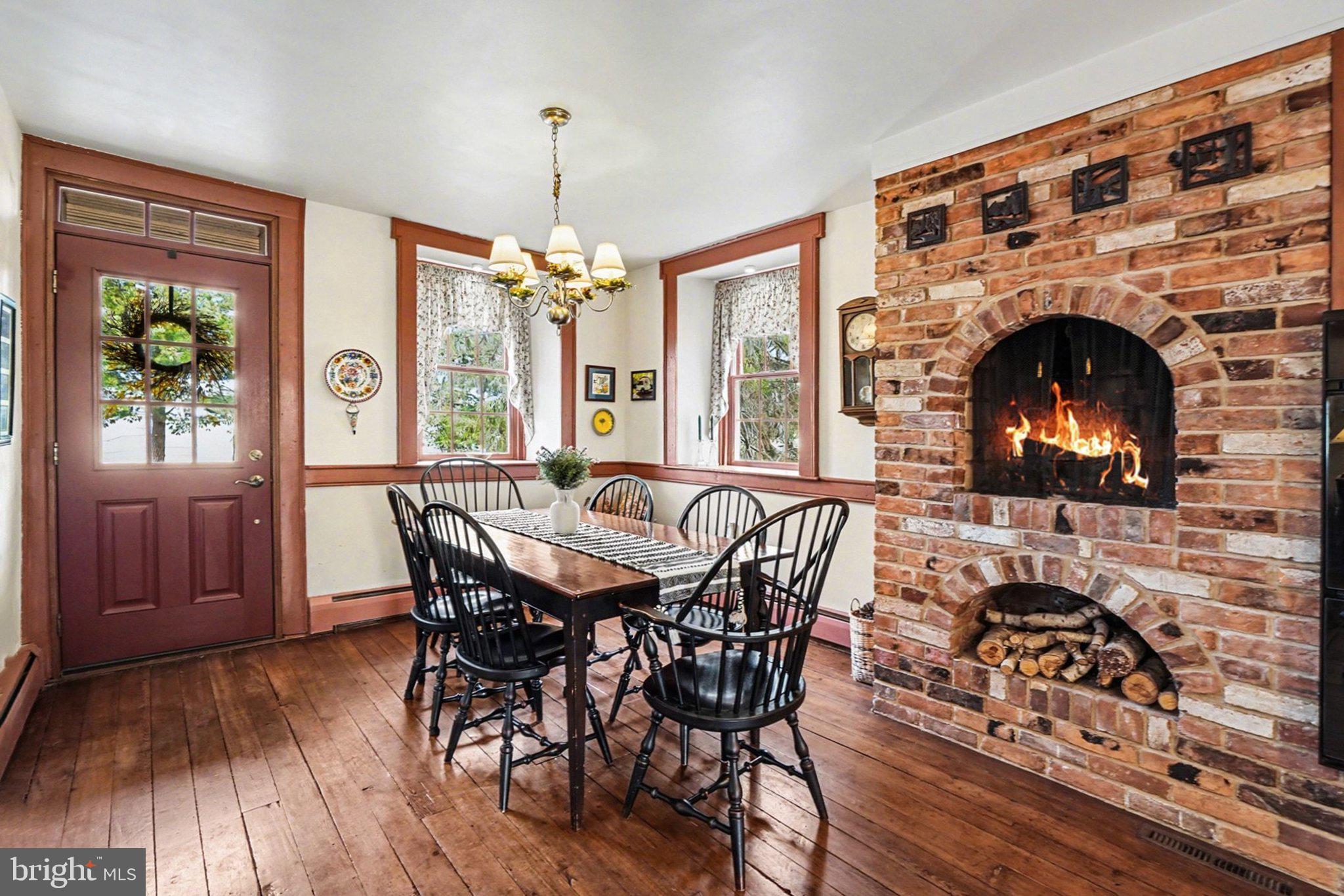 950 W SPRING VALLEY ROAD