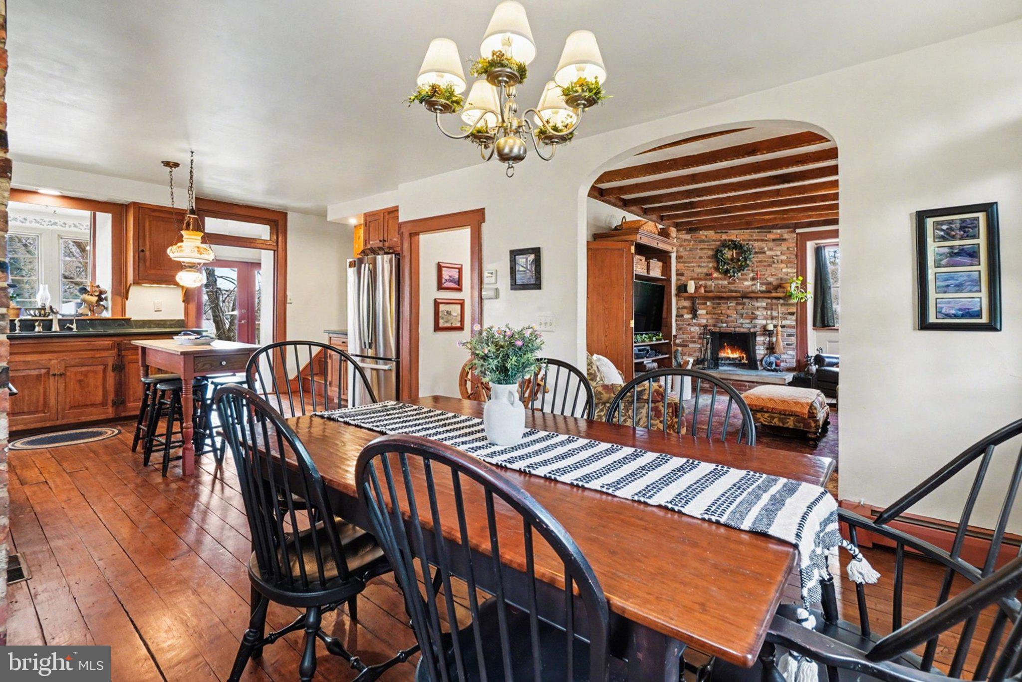 950 W SPRING VALLEY ROAD