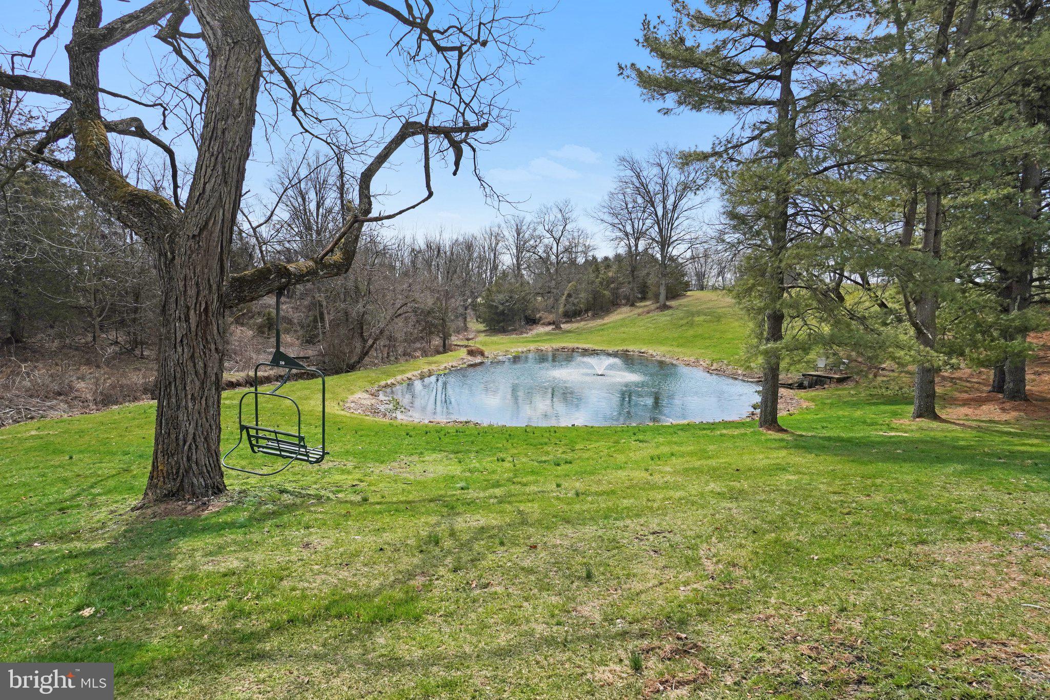 950 W SPRING VALLEY ROAD