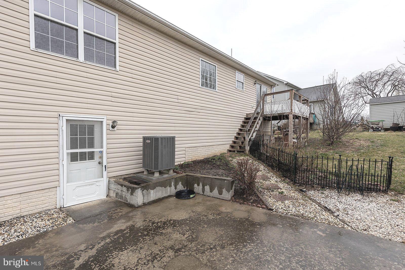 BRIAR RUN - Residential