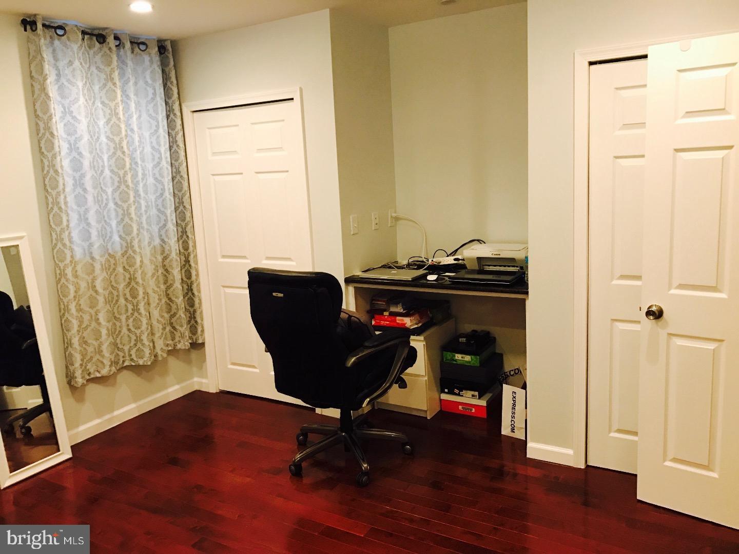 POINT BREEZE - Residential Lease