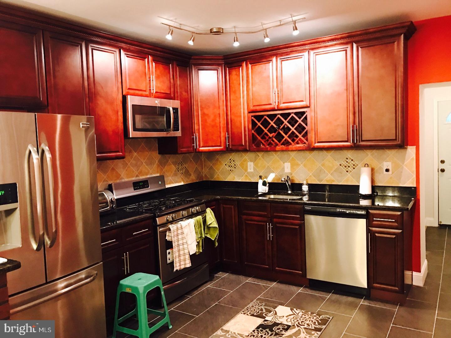 POINT BREEZE - Residential Lease