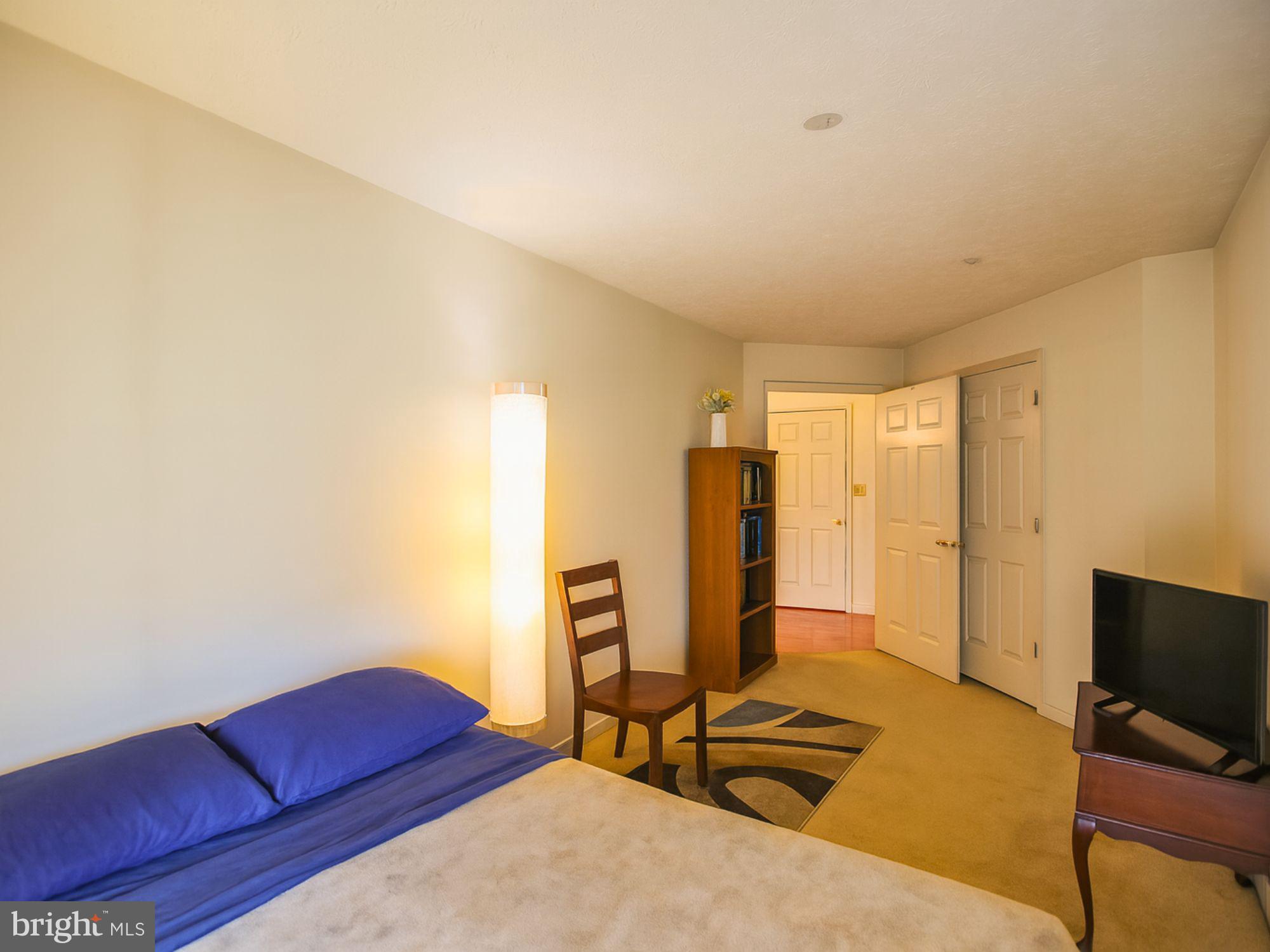 COUNTRY WALK - Residential