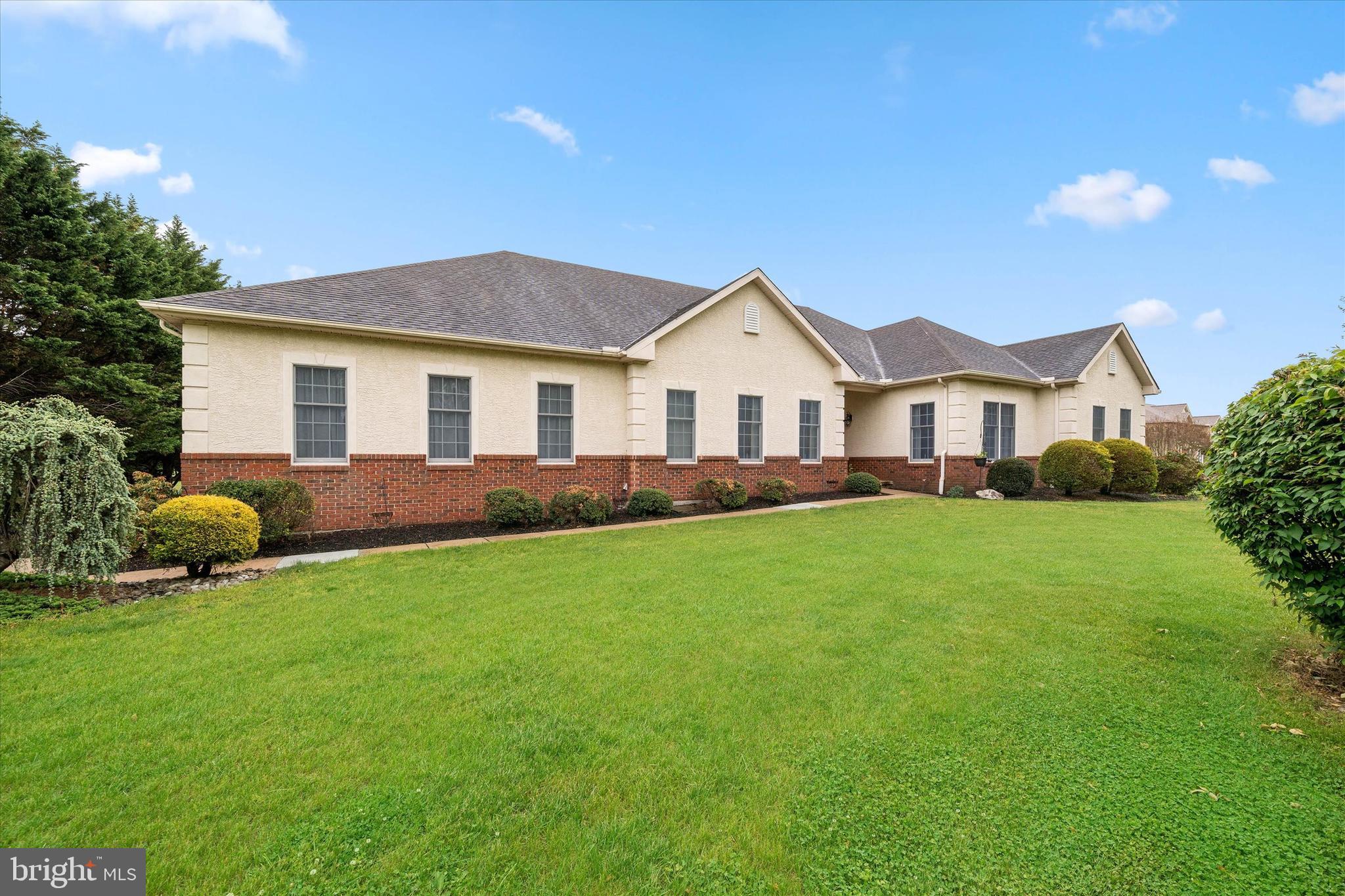 108 WESTSIDE LANE