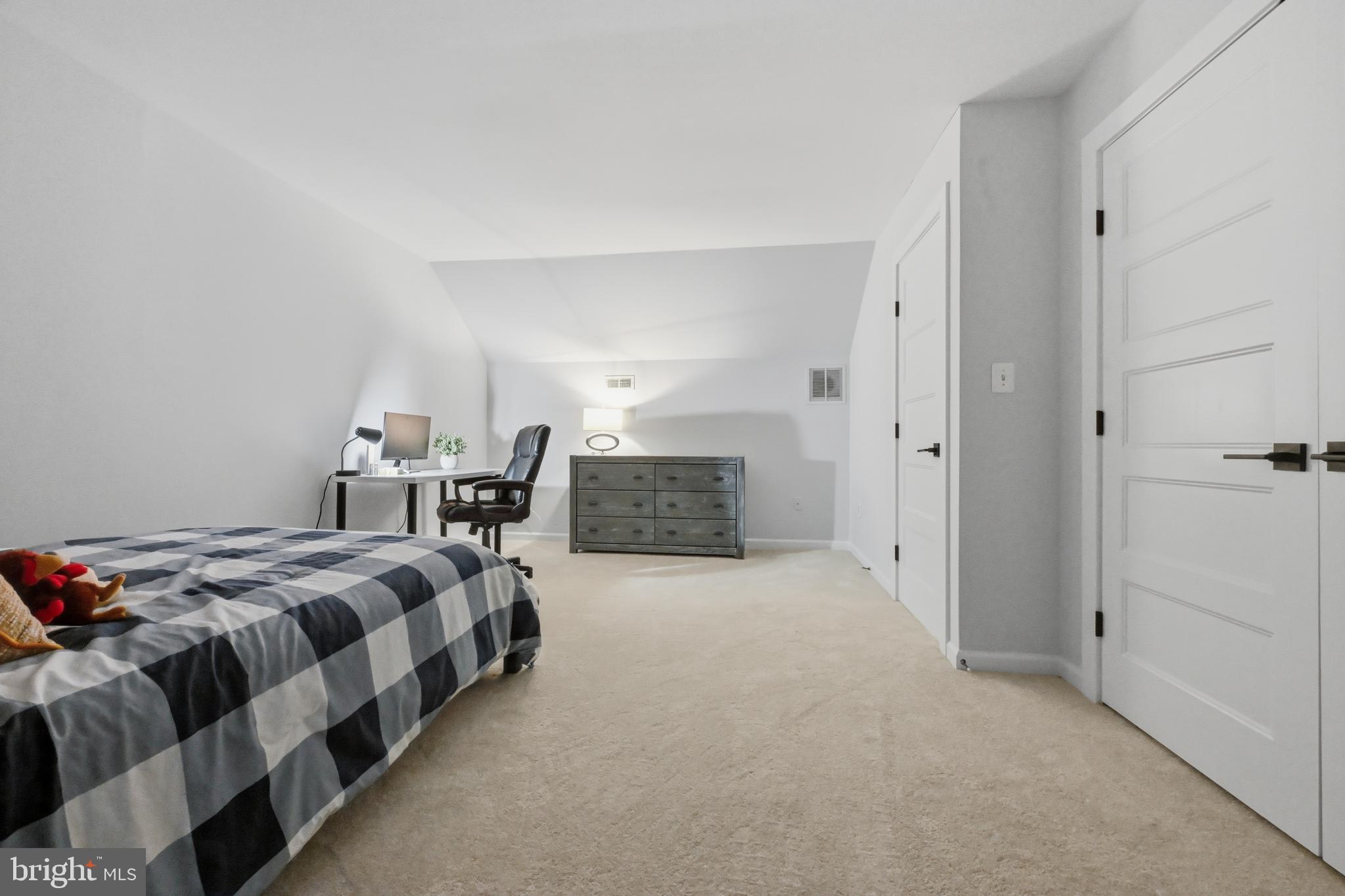 LOCH HAVEN - Residential