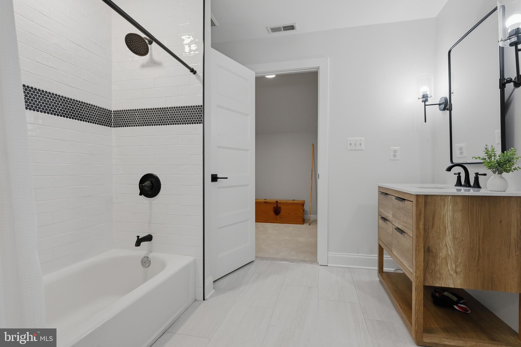 LOCH HAVEN - Residential