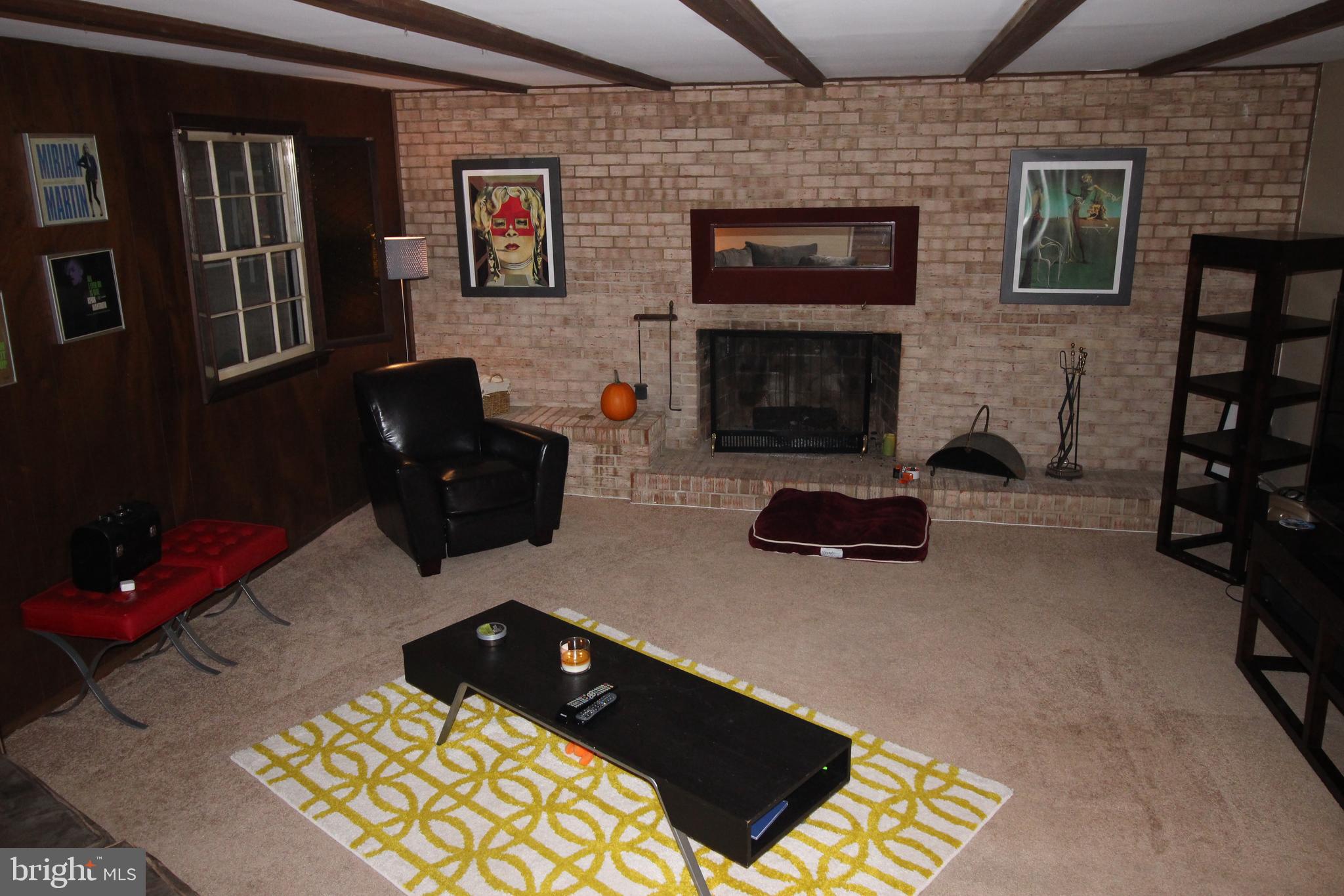 LAYHILL SOUTH - Residential Lease