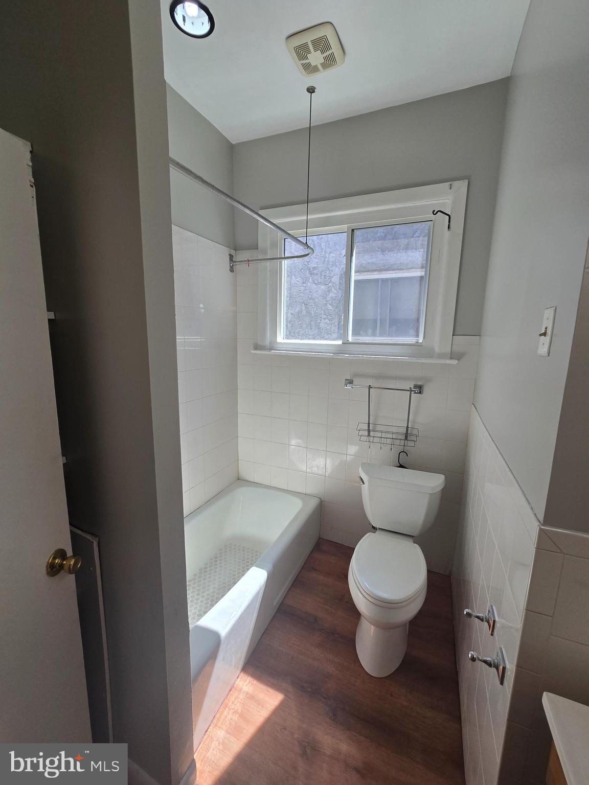 STRAWBERRY MANSION - Residential Lease