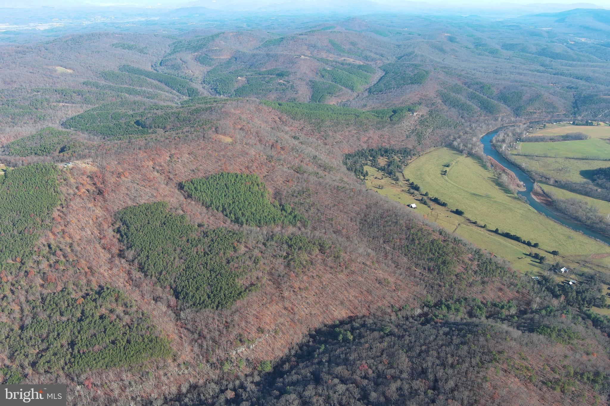 BLUFFS ON THE POTOMAC - Land