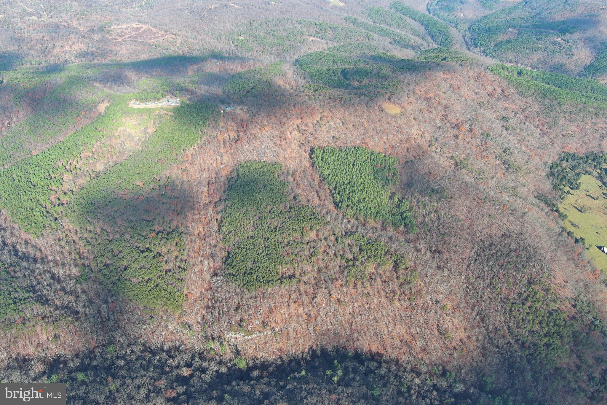 BLUFFS ON THE POTOMAC - Land