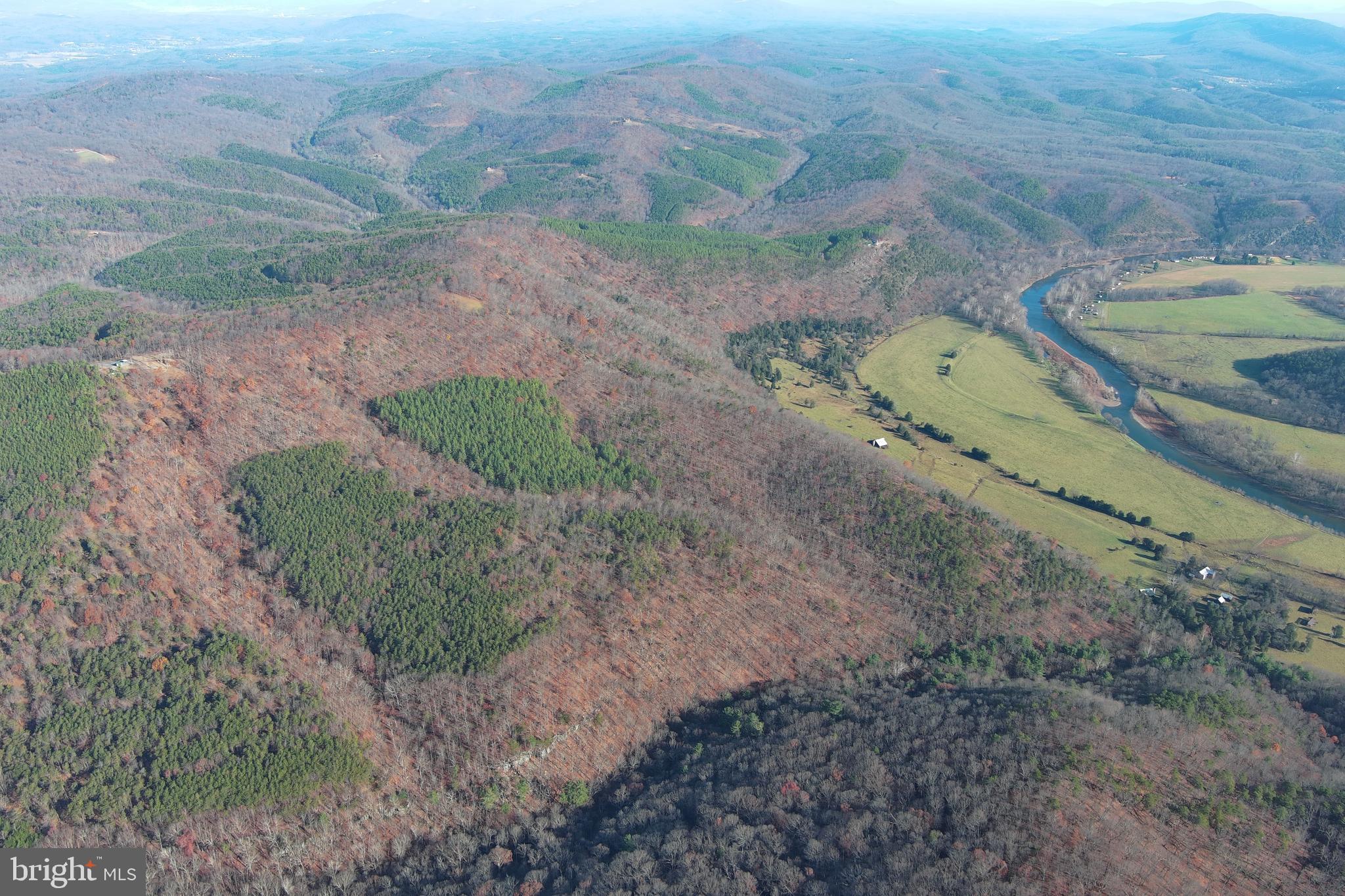 BLUFFS ON THE POTOMAC - Land