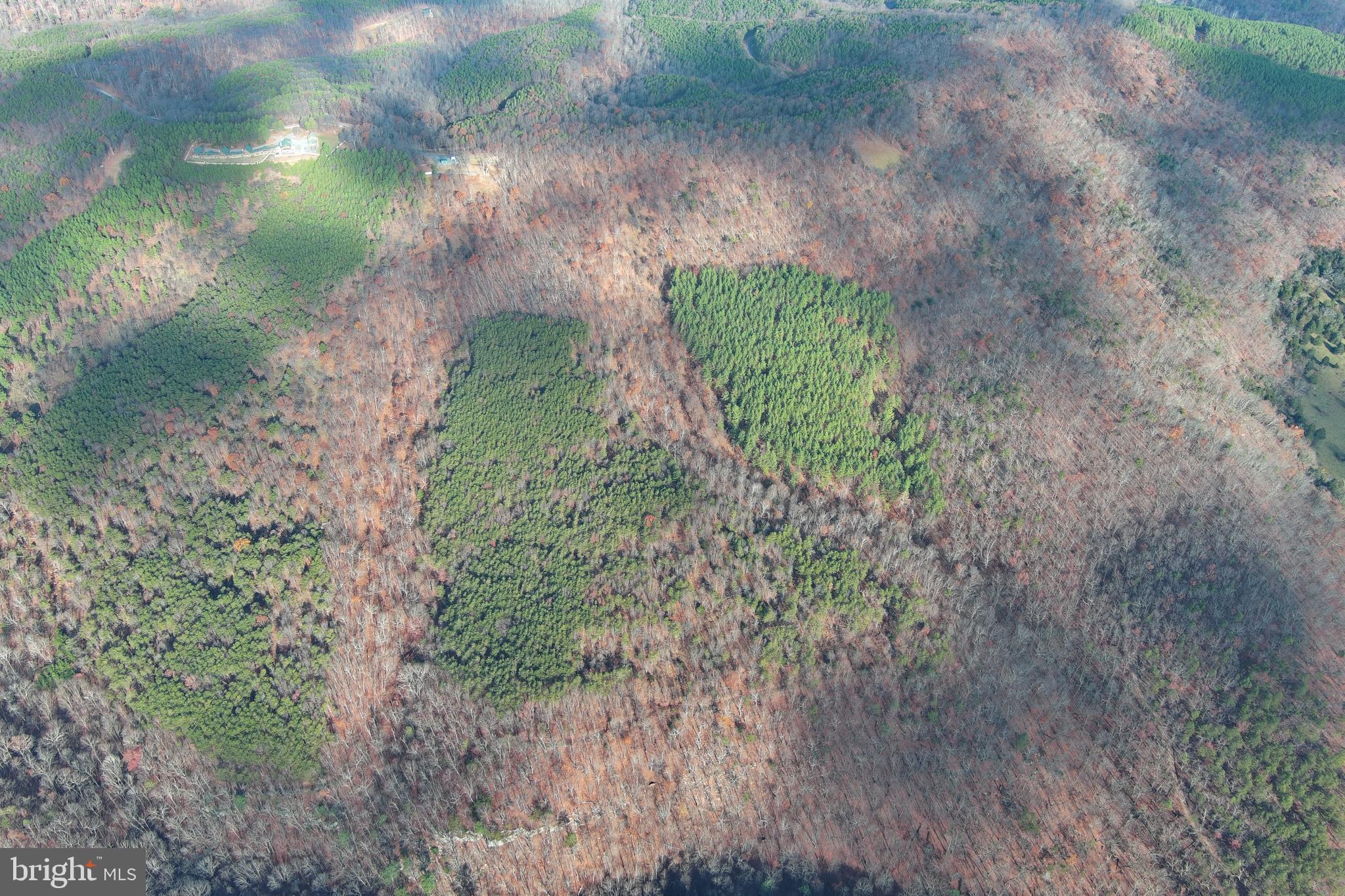 BLUFFS ON THE POTOMAC - Land