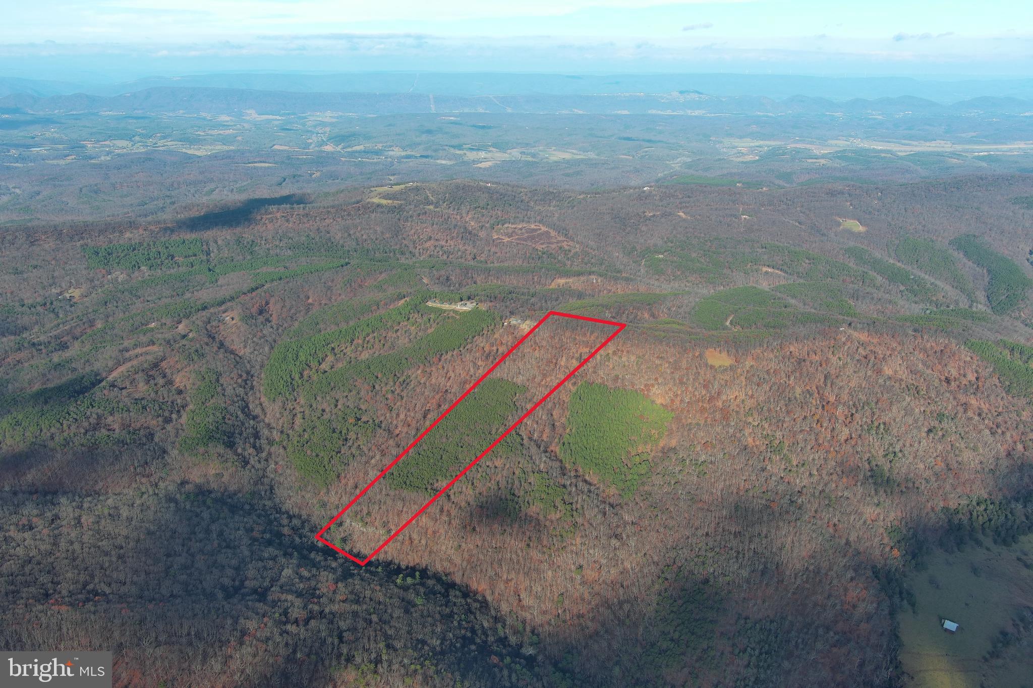 BLUFFS ON THE POTOMAC - Land