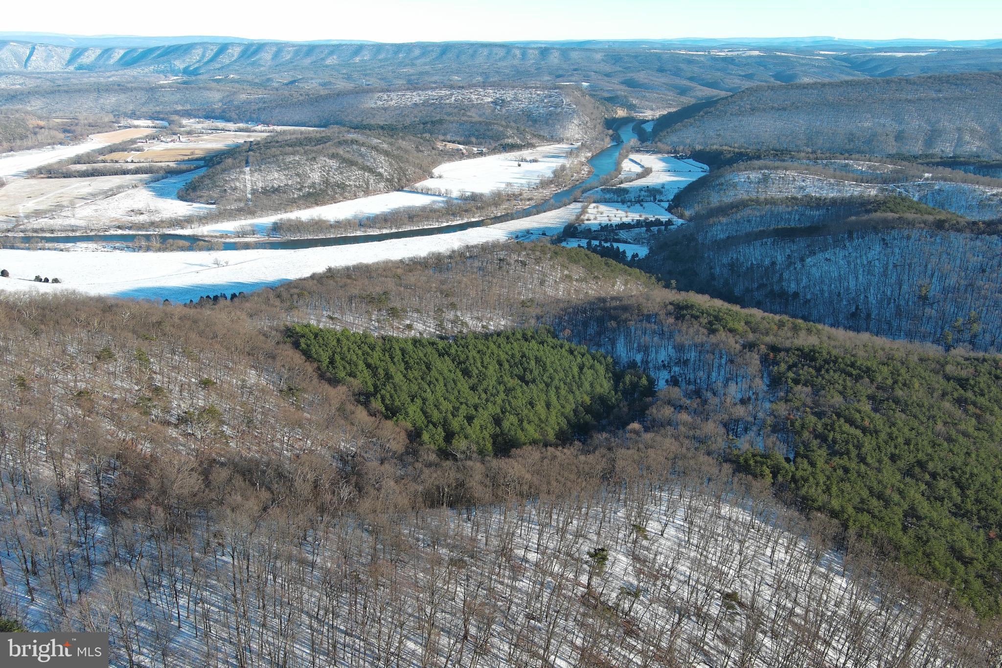 BLUFFS ON THE POTOMAC - Land