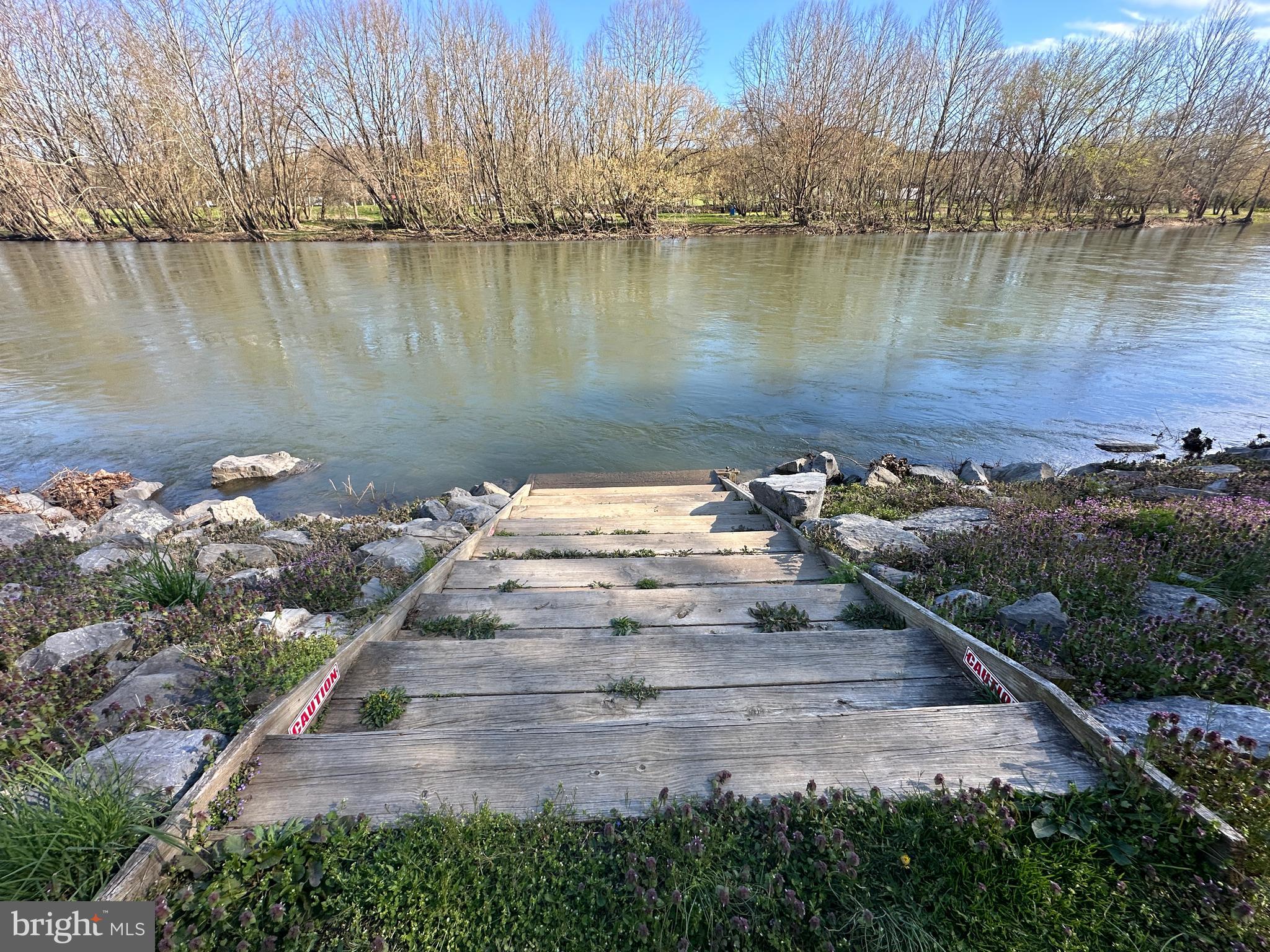 BLUFFS ON THE POTOMAC - Land