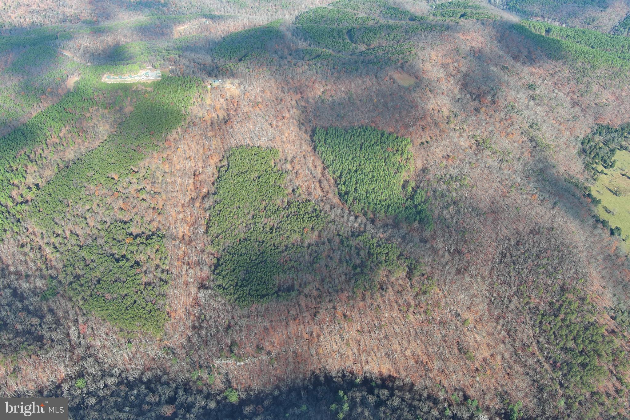 BLUFFS ON THE POTOMAC - Land