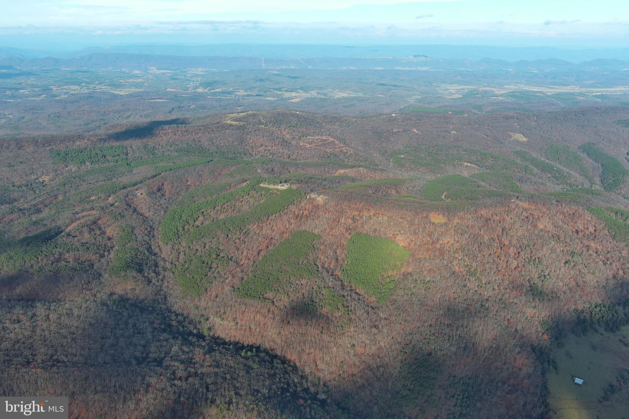 BLUFFS ON THE POTOMAC - Land