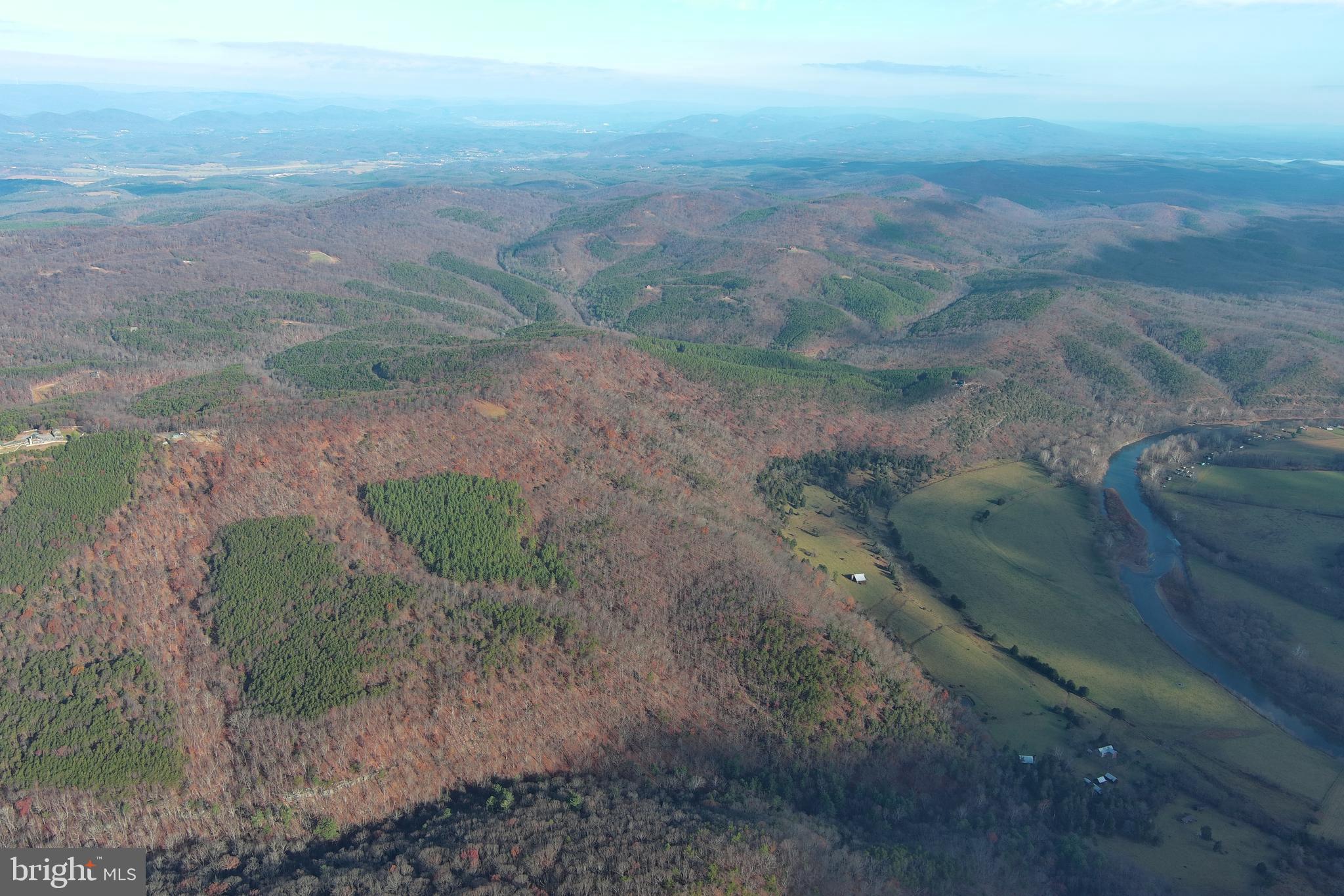BLUFFS ON THE POTOMAC - Land