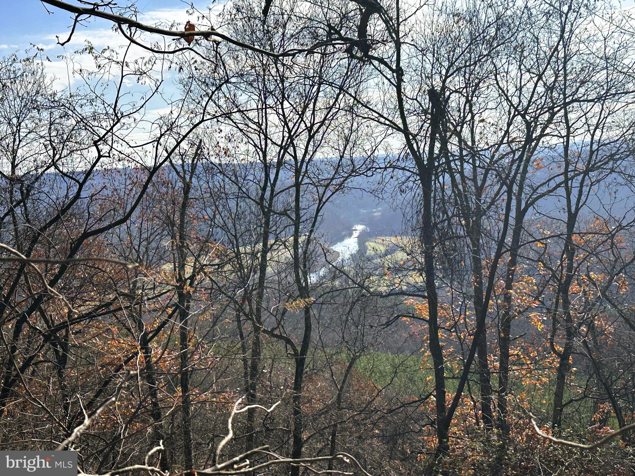 BLUFFS ON THE POTOMAC - Land