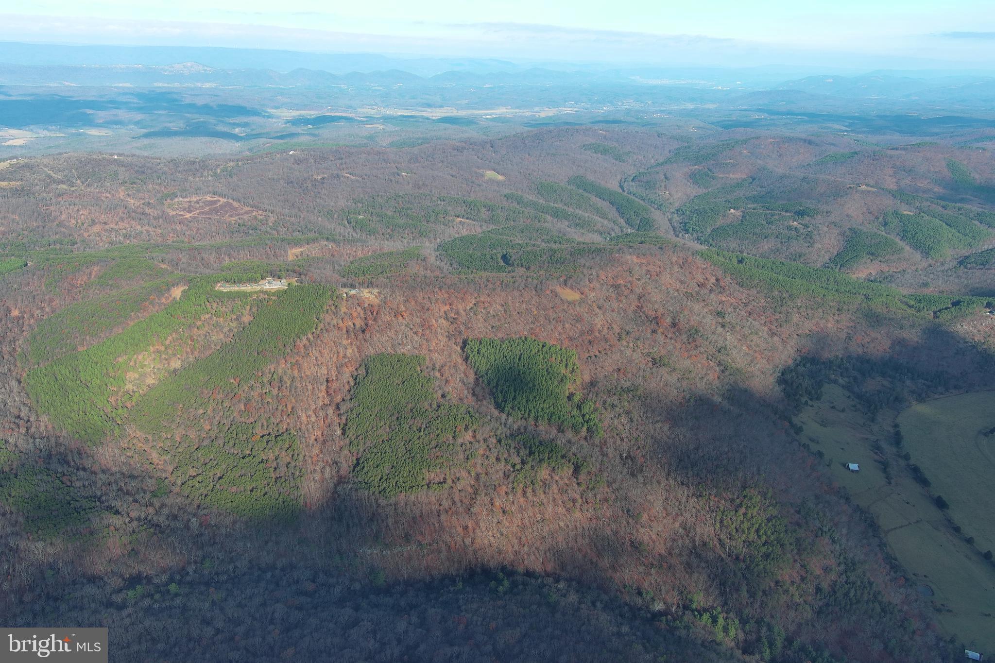 BLUFFS ON THE POTOMAC - Land