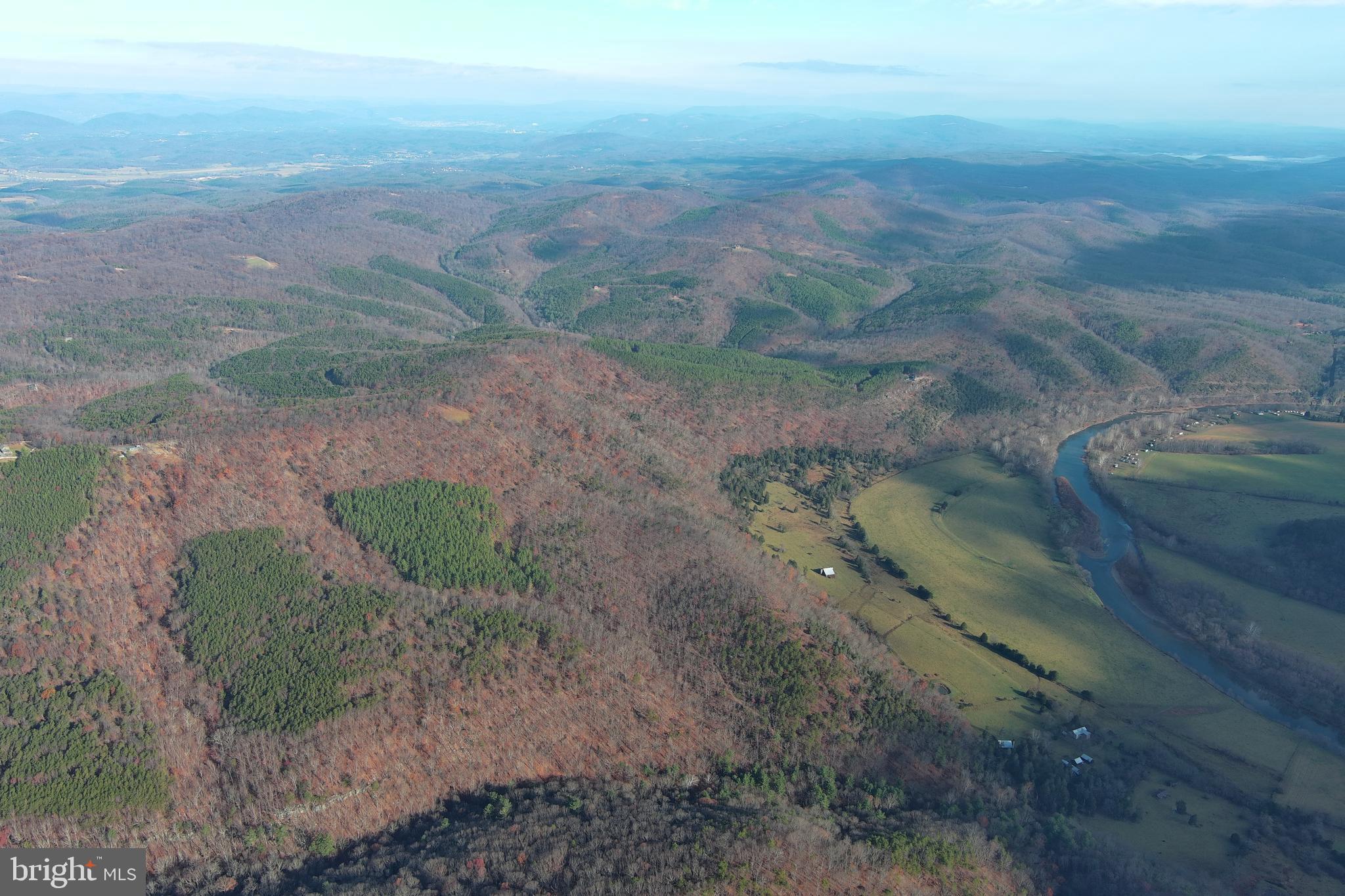 BLUFFS ON THE POTOMAC - Land
