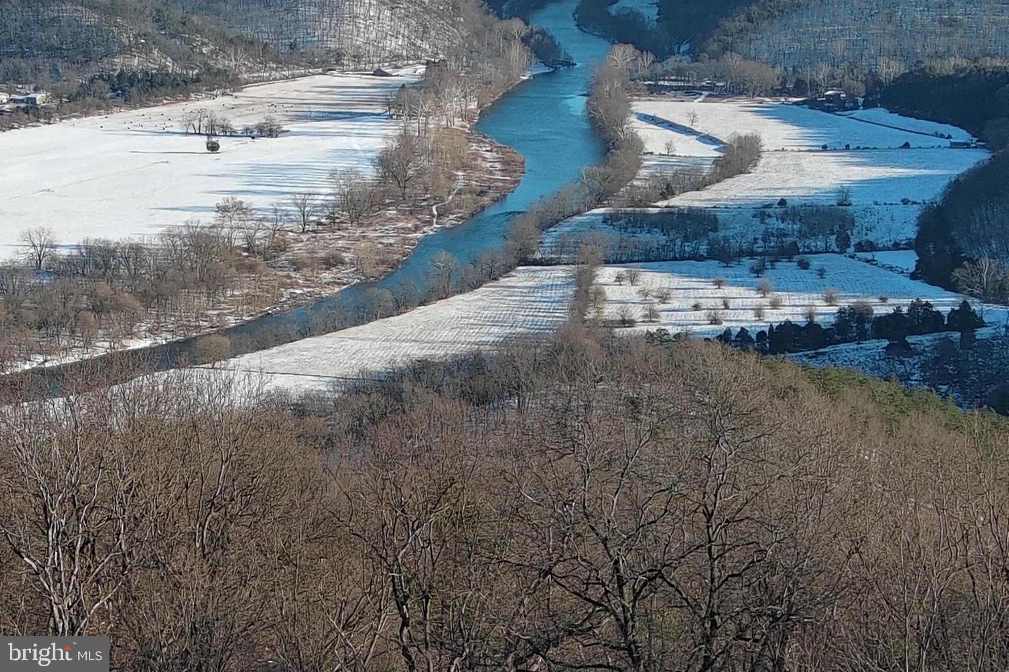 BLUFFS ON THE POTOMAC - Land