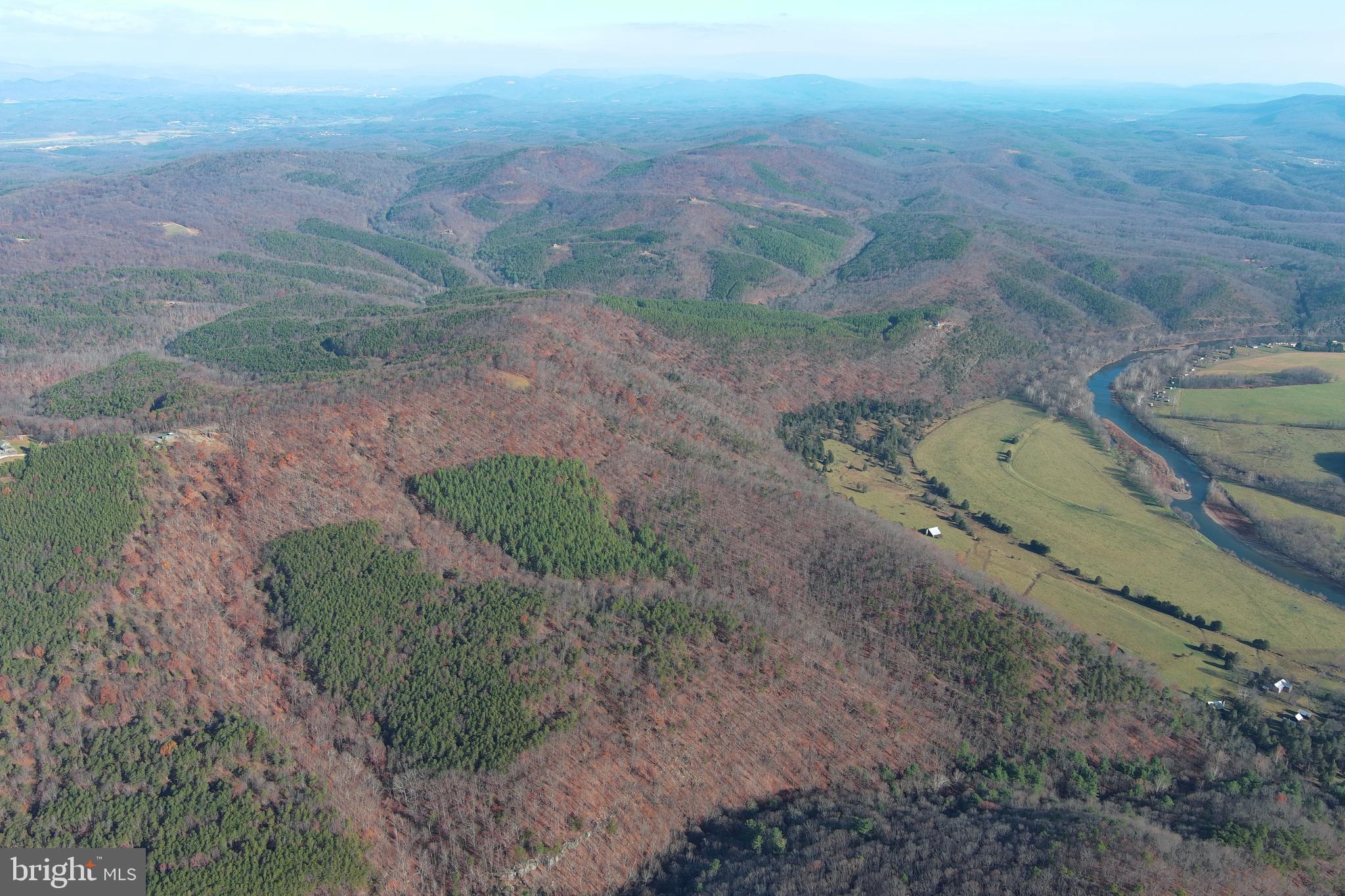 BLUFFS ON THE POTOMAC - Land