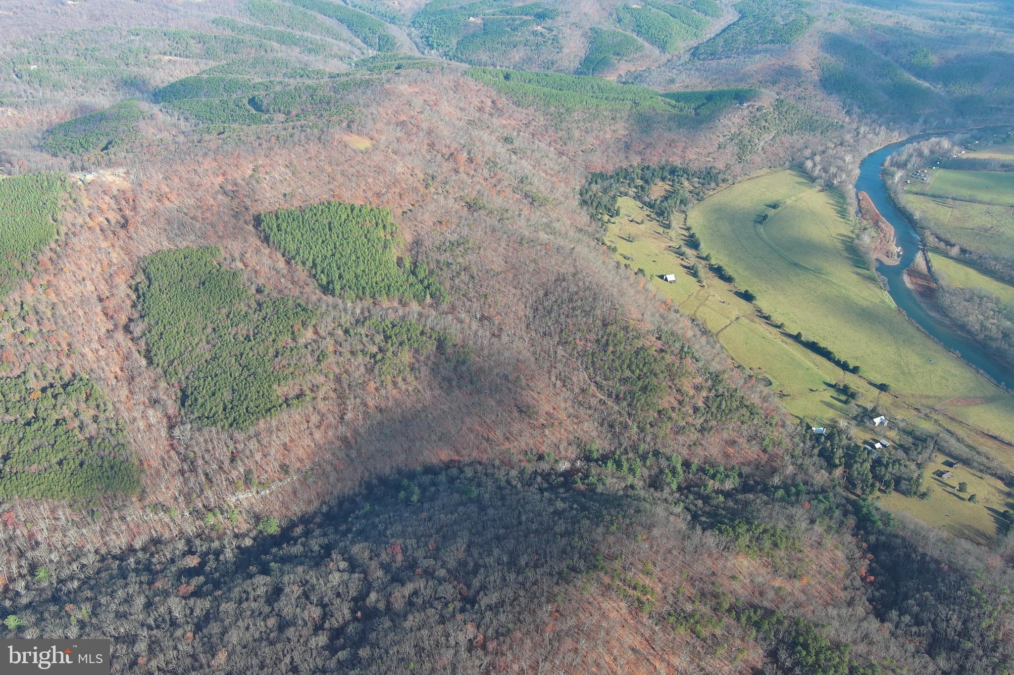 BLUFFS ON THE POTOMAC - Land