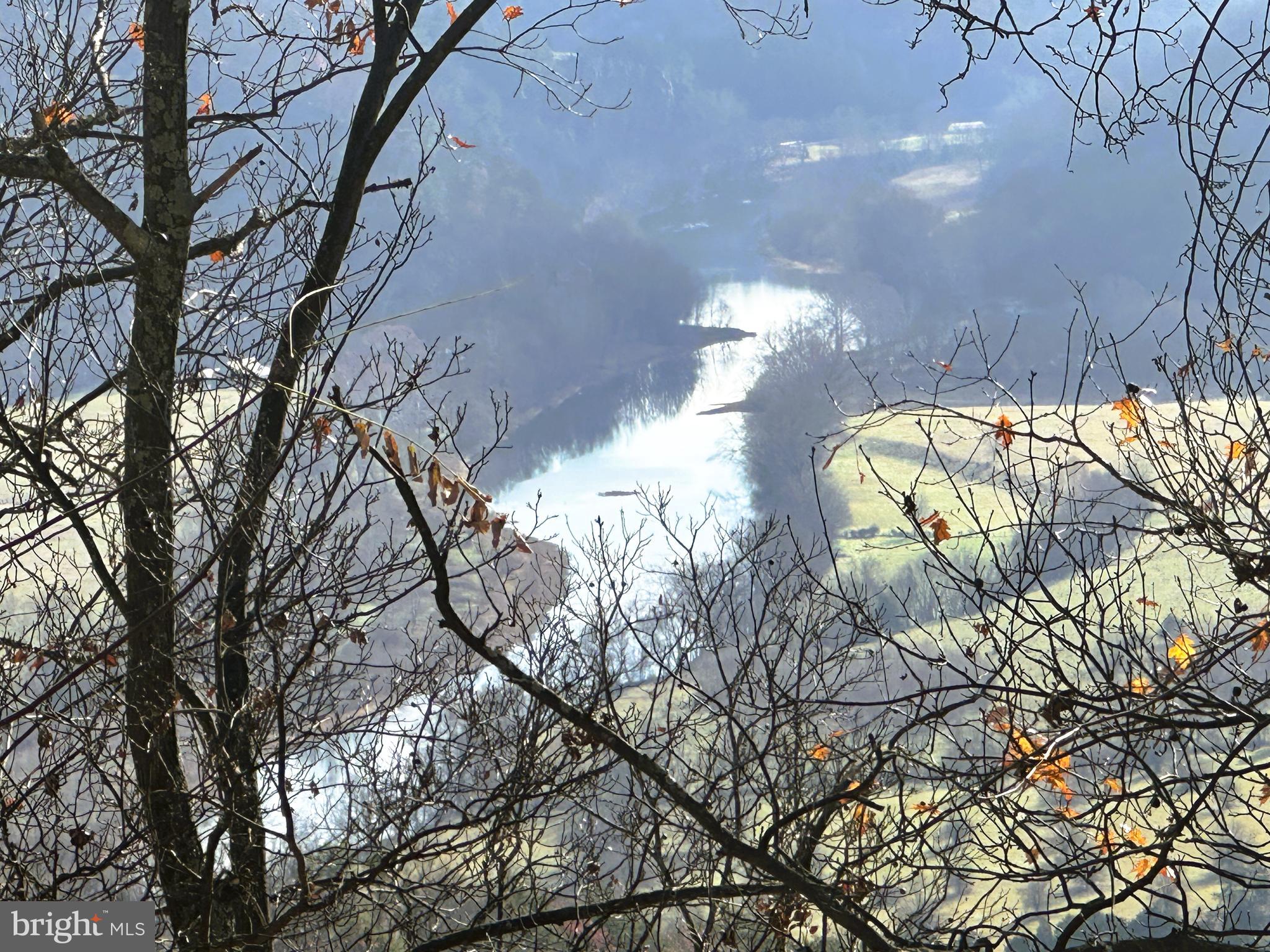 BLUFFS ON THE POTOMAC - Land