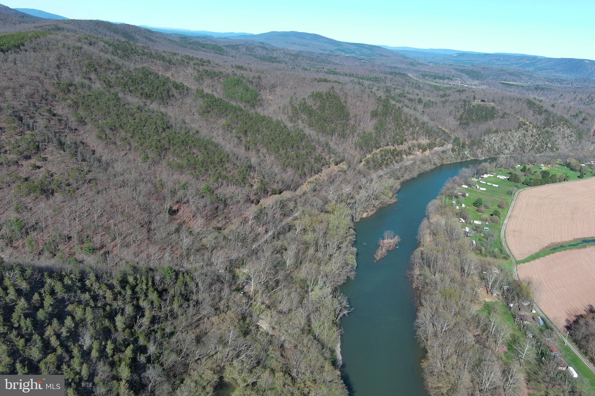 BLUFFS ON THE POTOMAC - Land