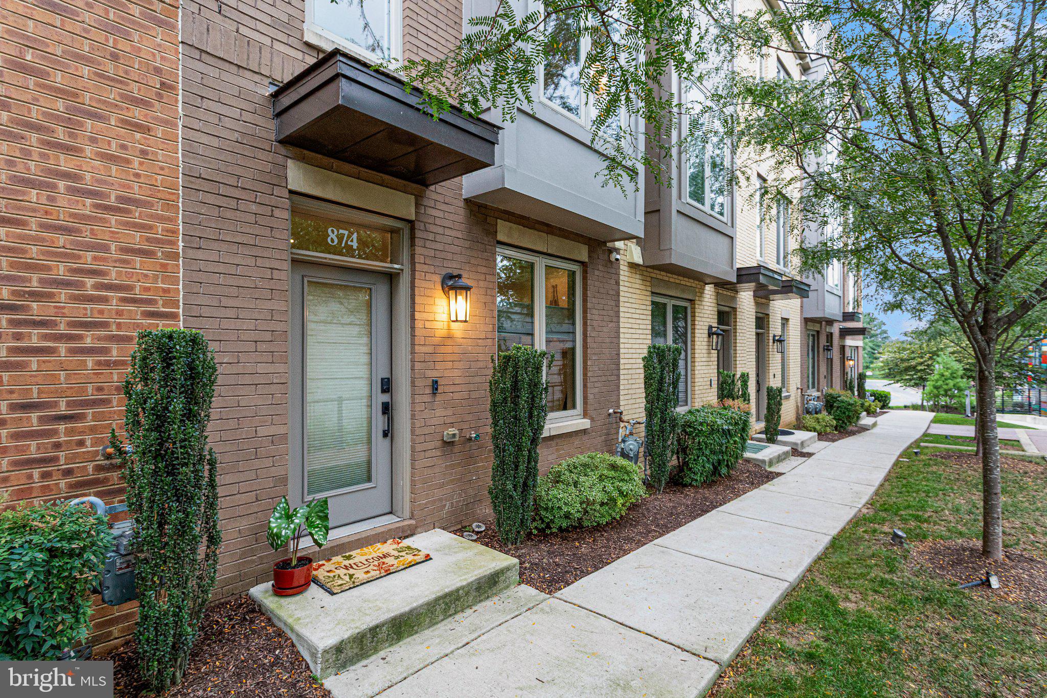 874 THOMPSON CRESCENT 40