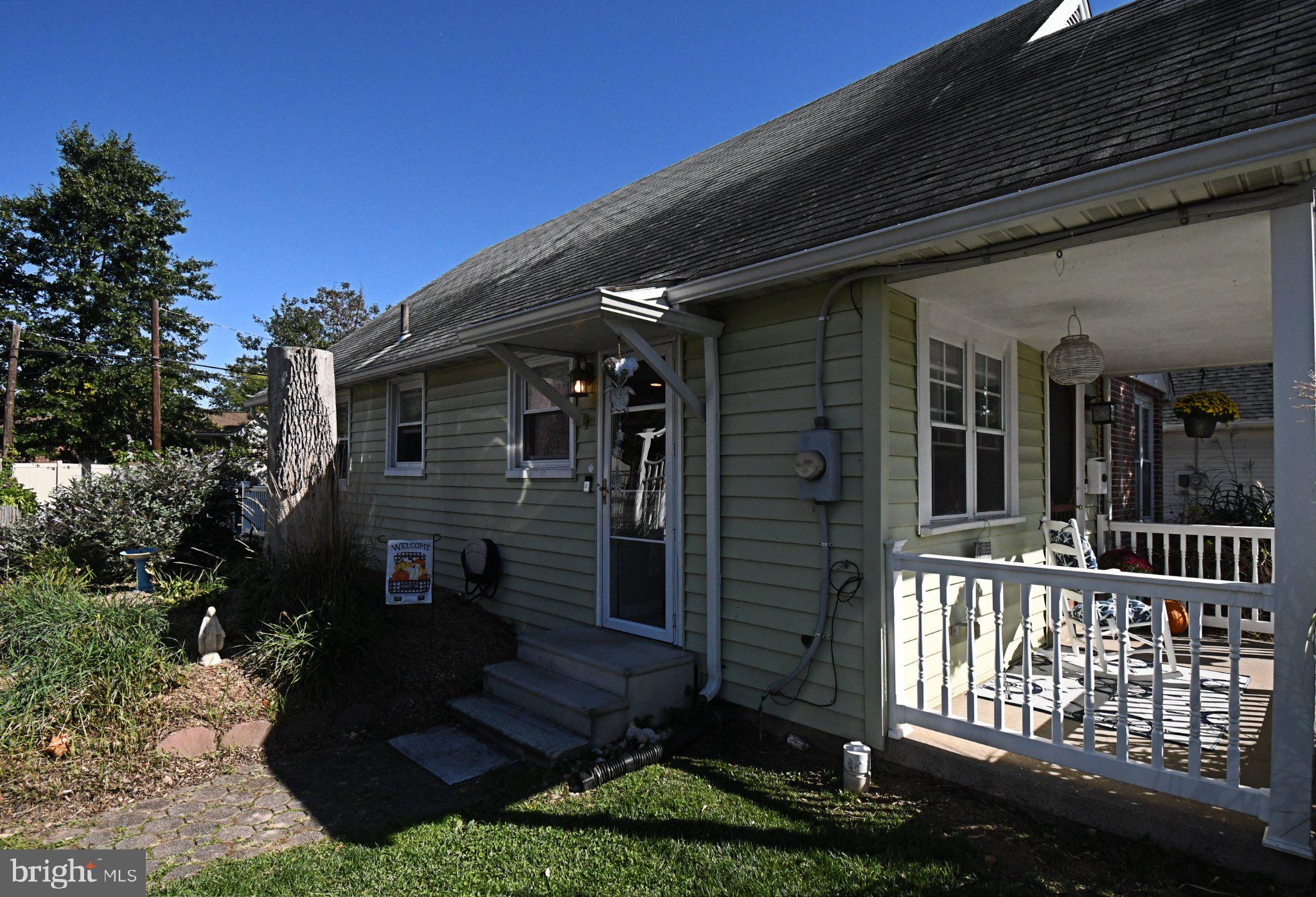 1113 W MILL STREET