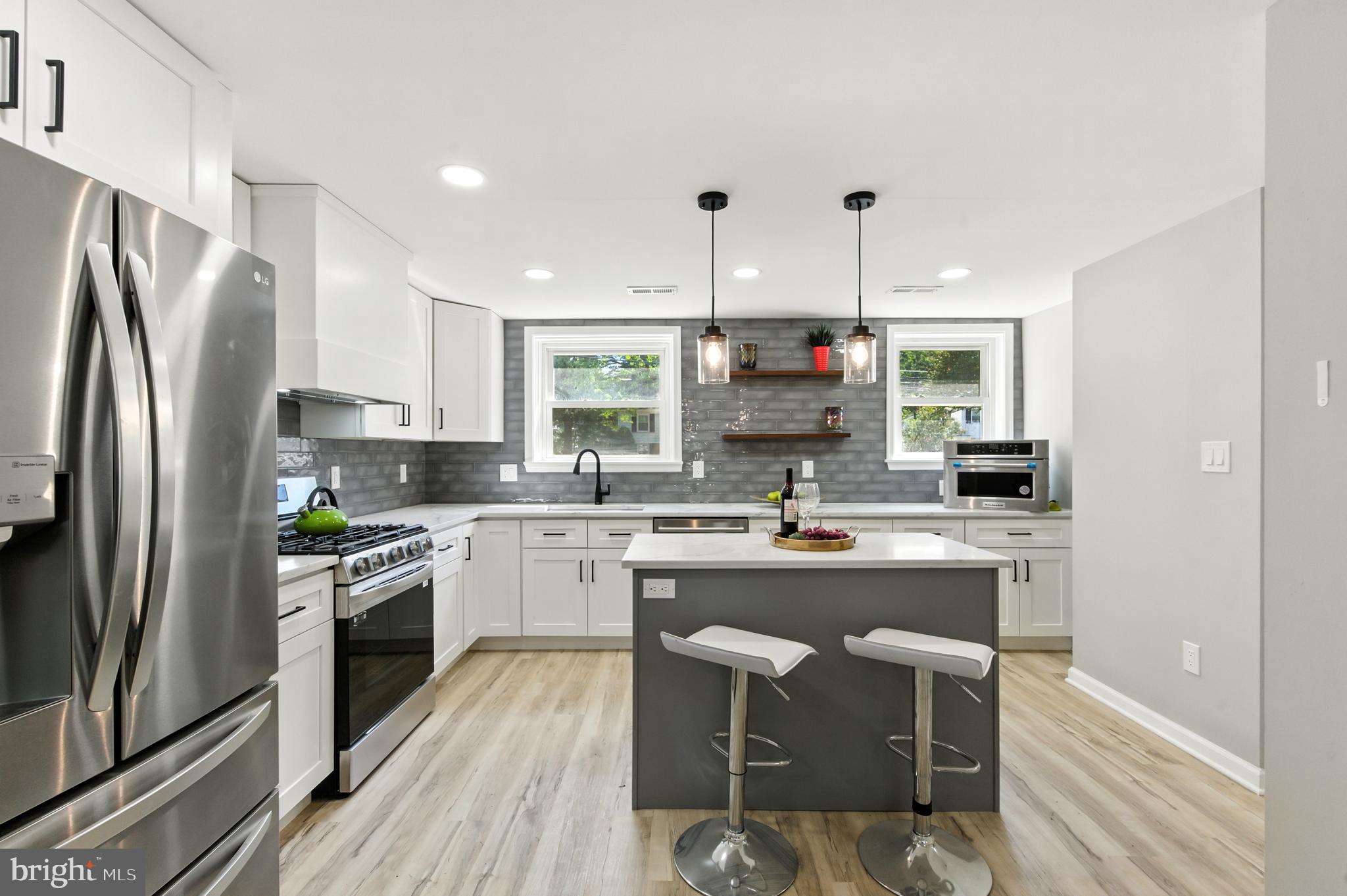 WAYNEWOOD - Residential