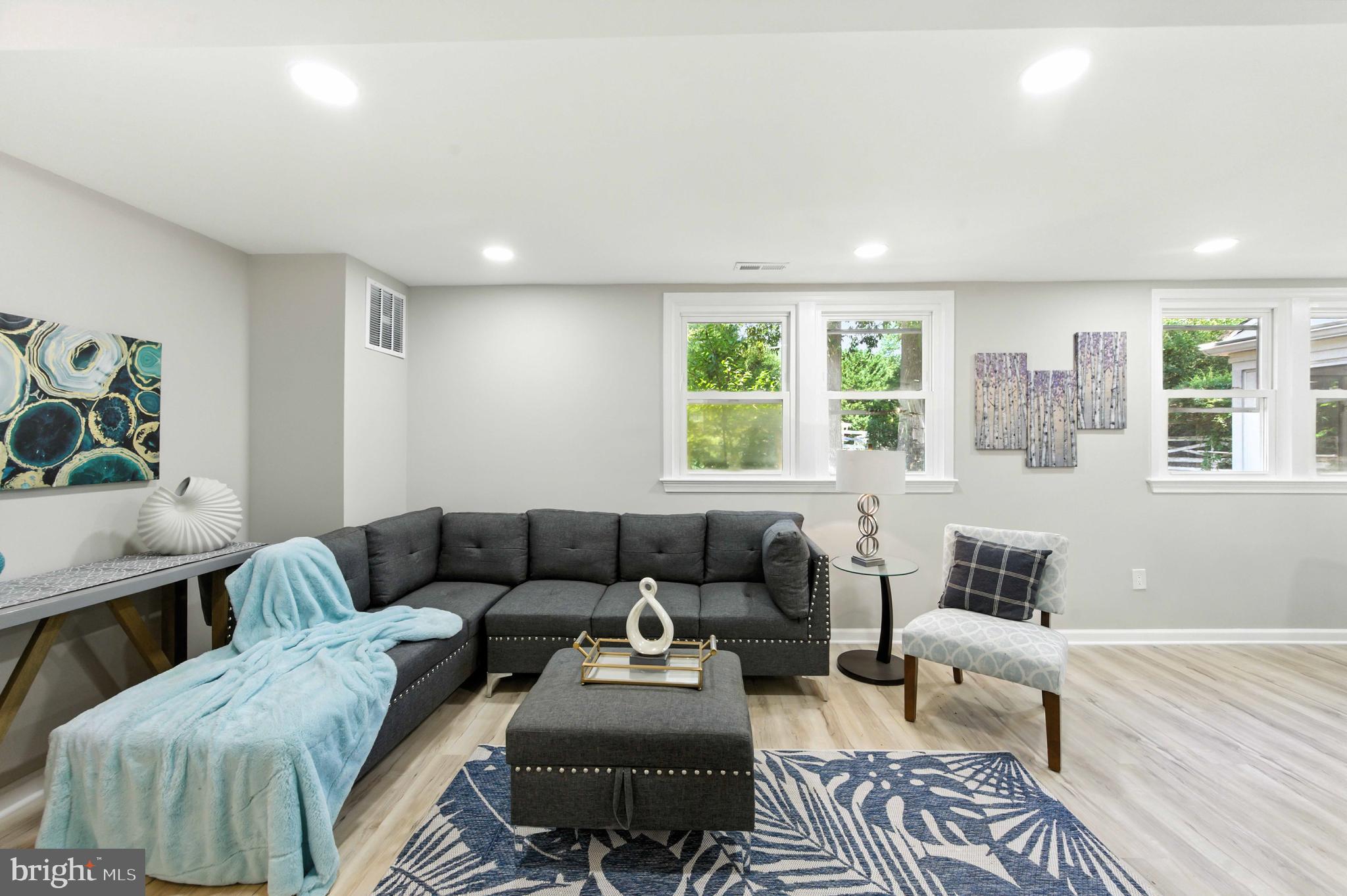 WAYNEWOOD - Residential