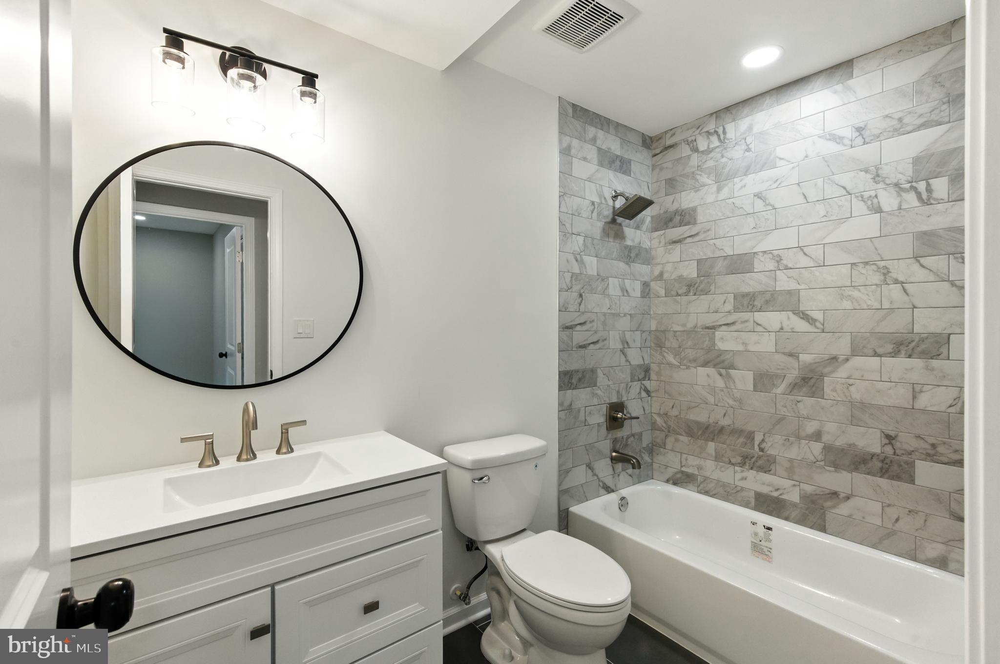 WAYNEWOOD - Residential