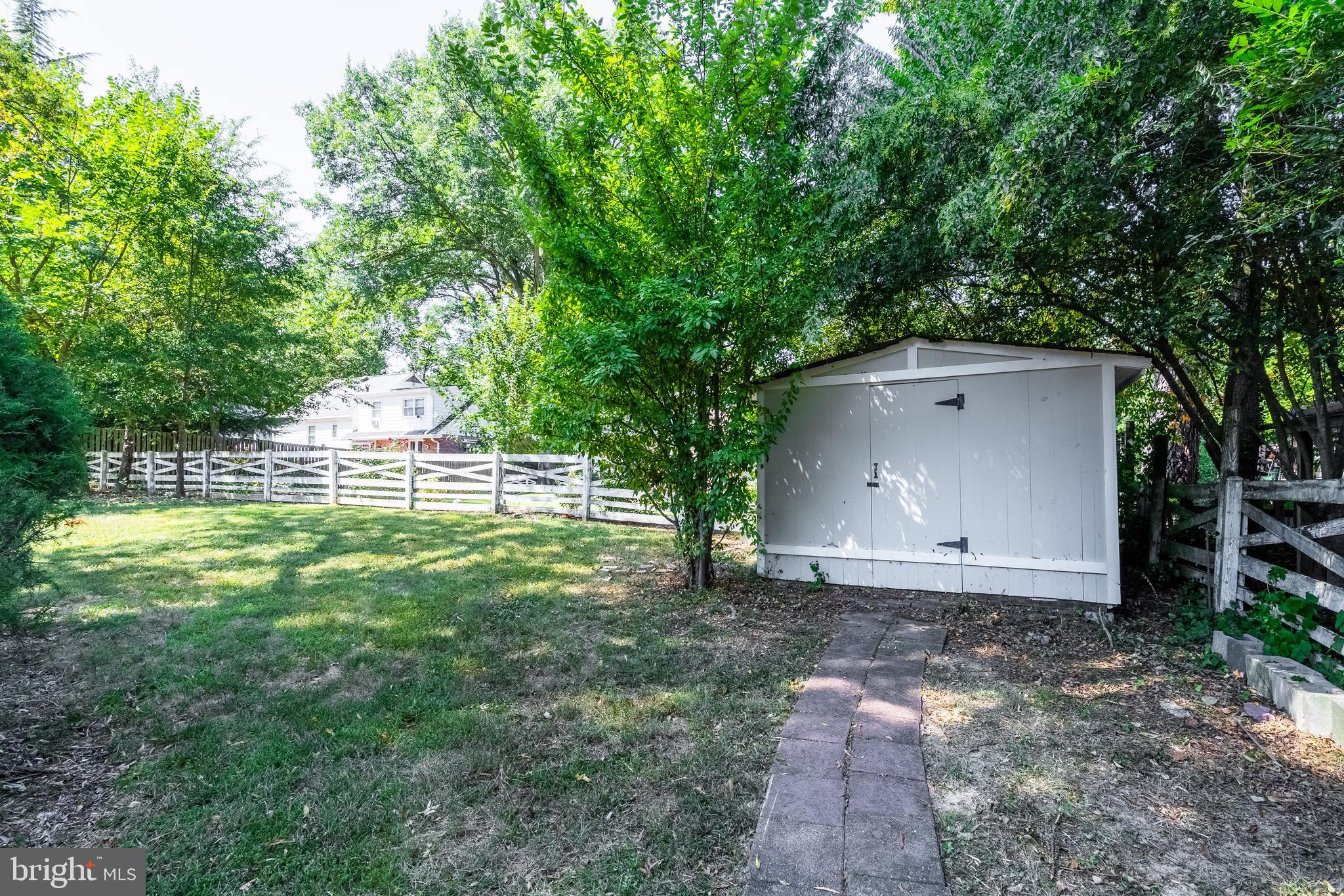 WAYNEWOOD - Residential