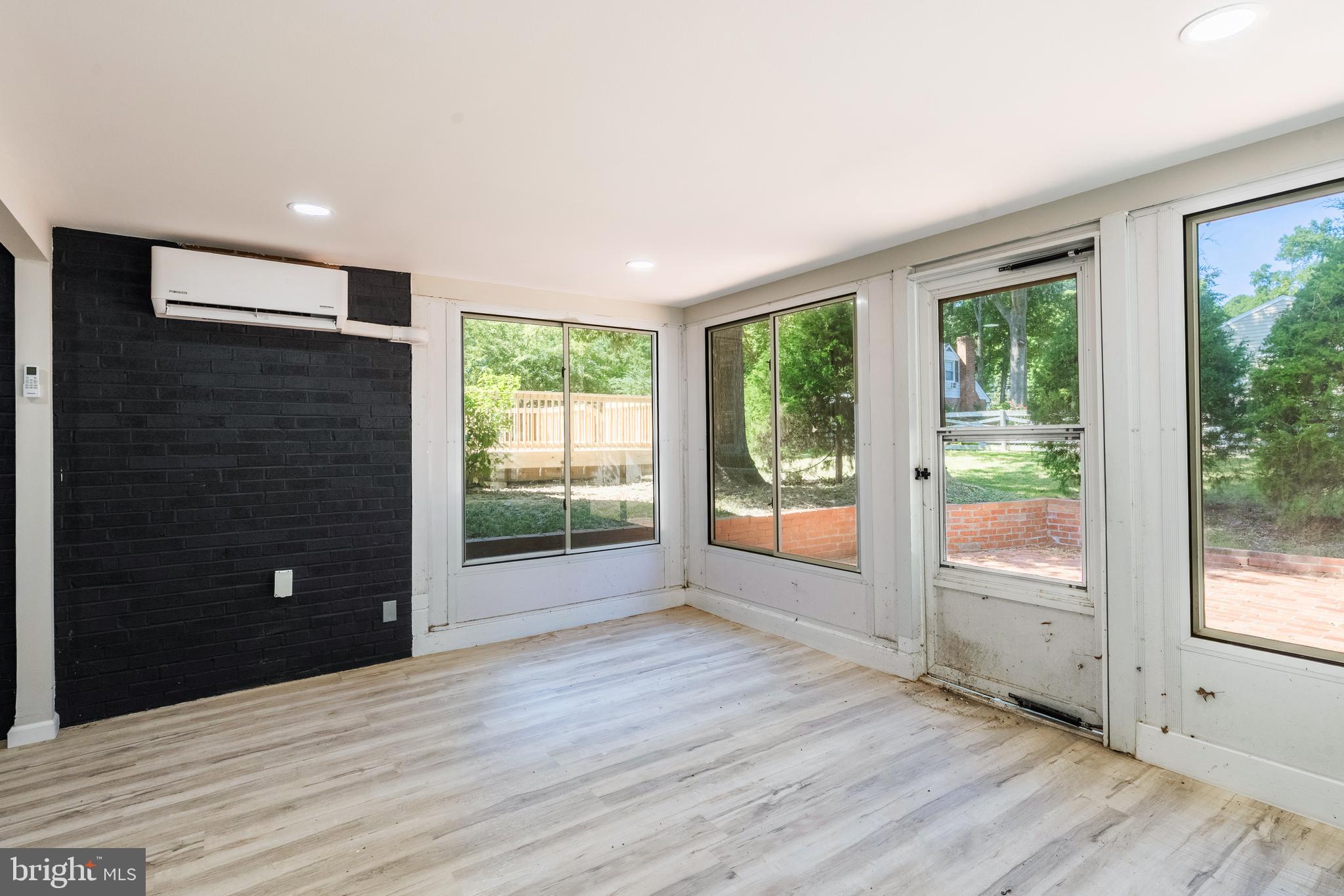 WAYNEWOOD - Residential