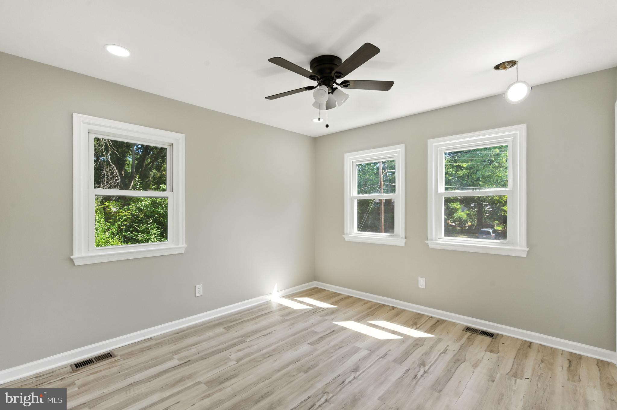 WAYNEWOOD - Residential