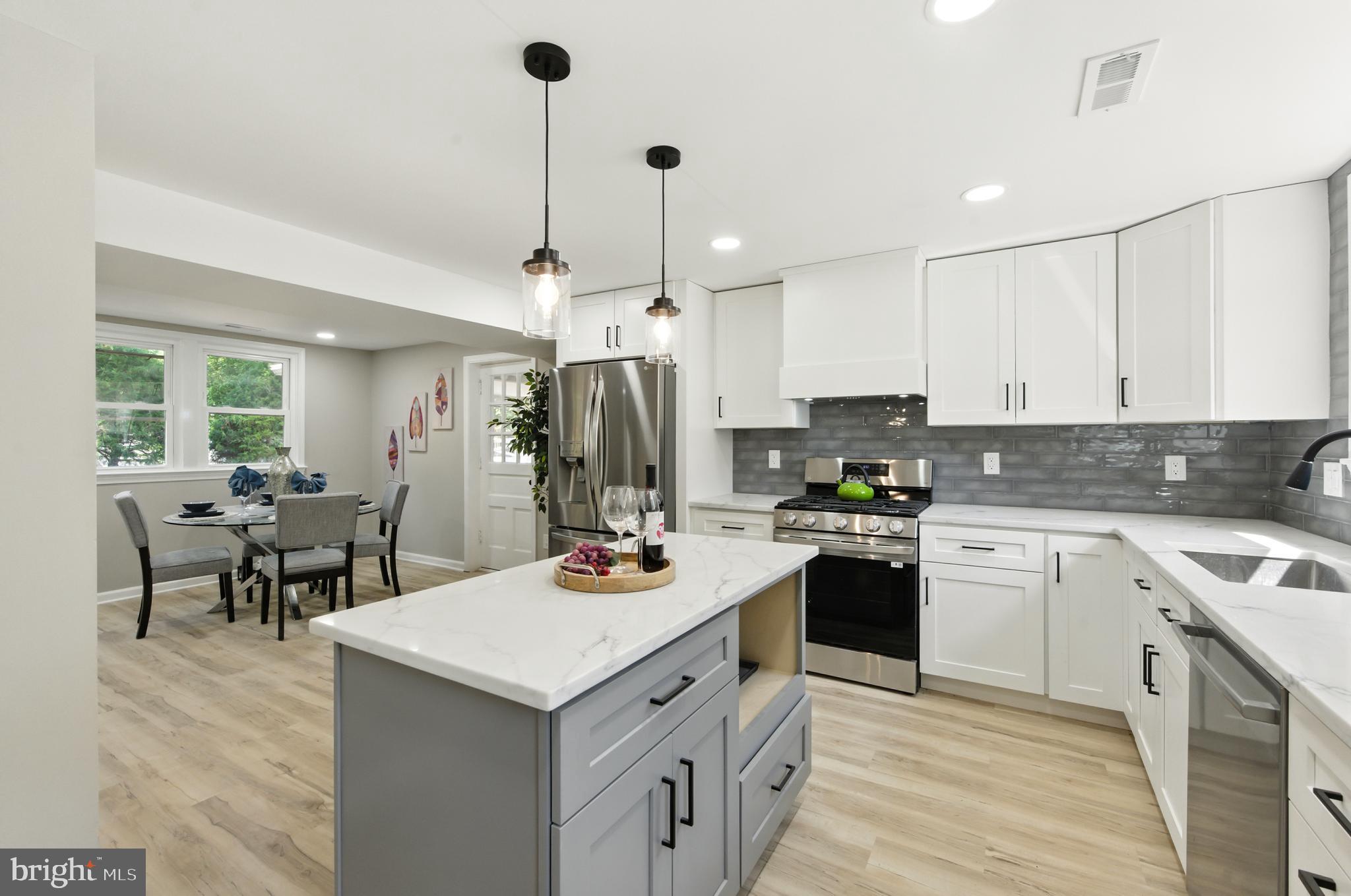 WAYNEWOOD - Residential